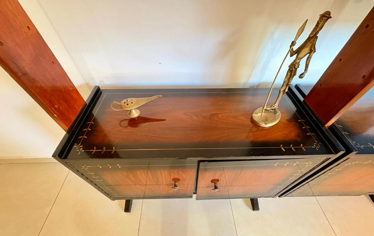 Estante anos 60 em Jacarandá.