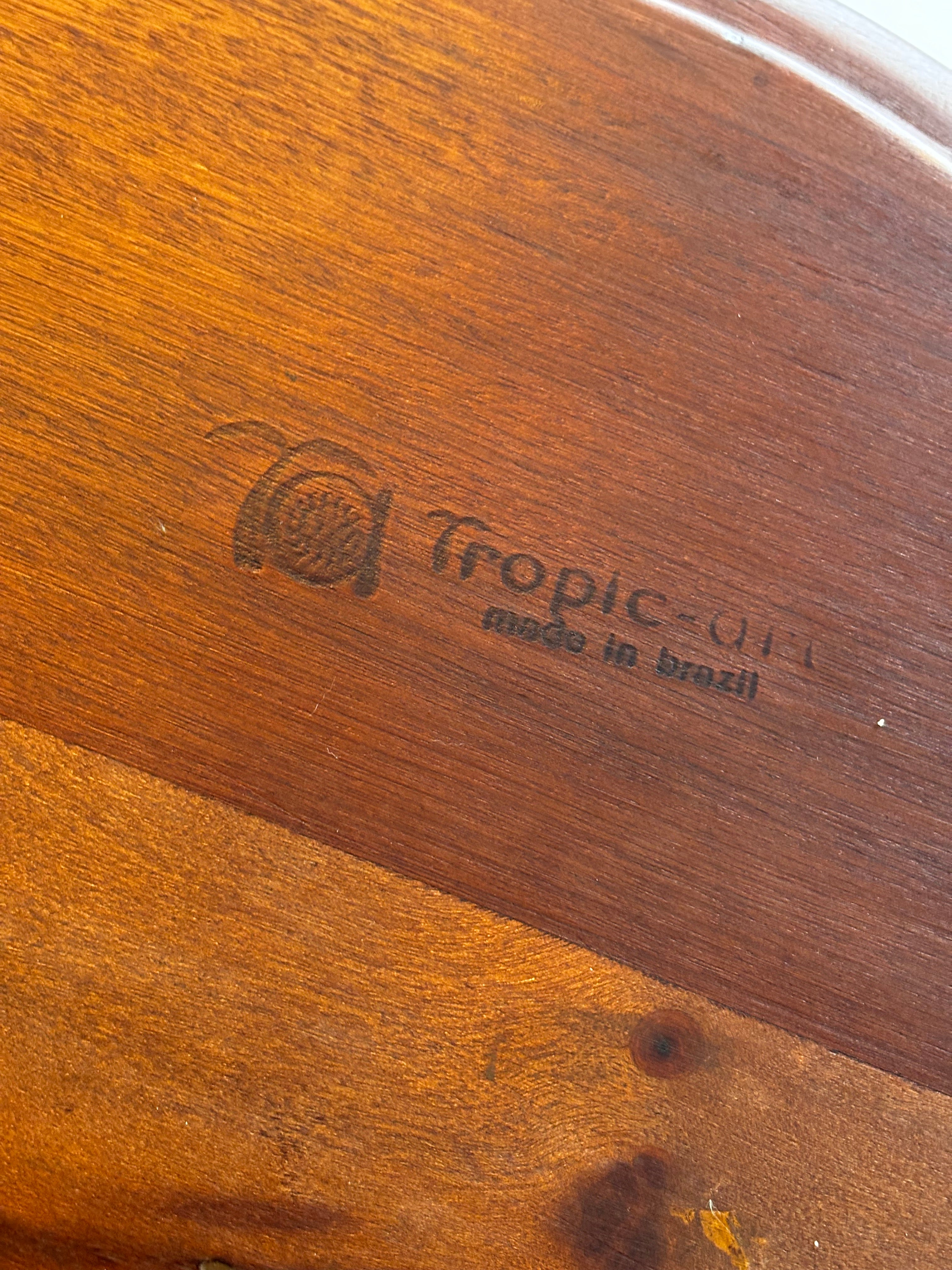 Petisqueira Tropic Art redonda em madeira 