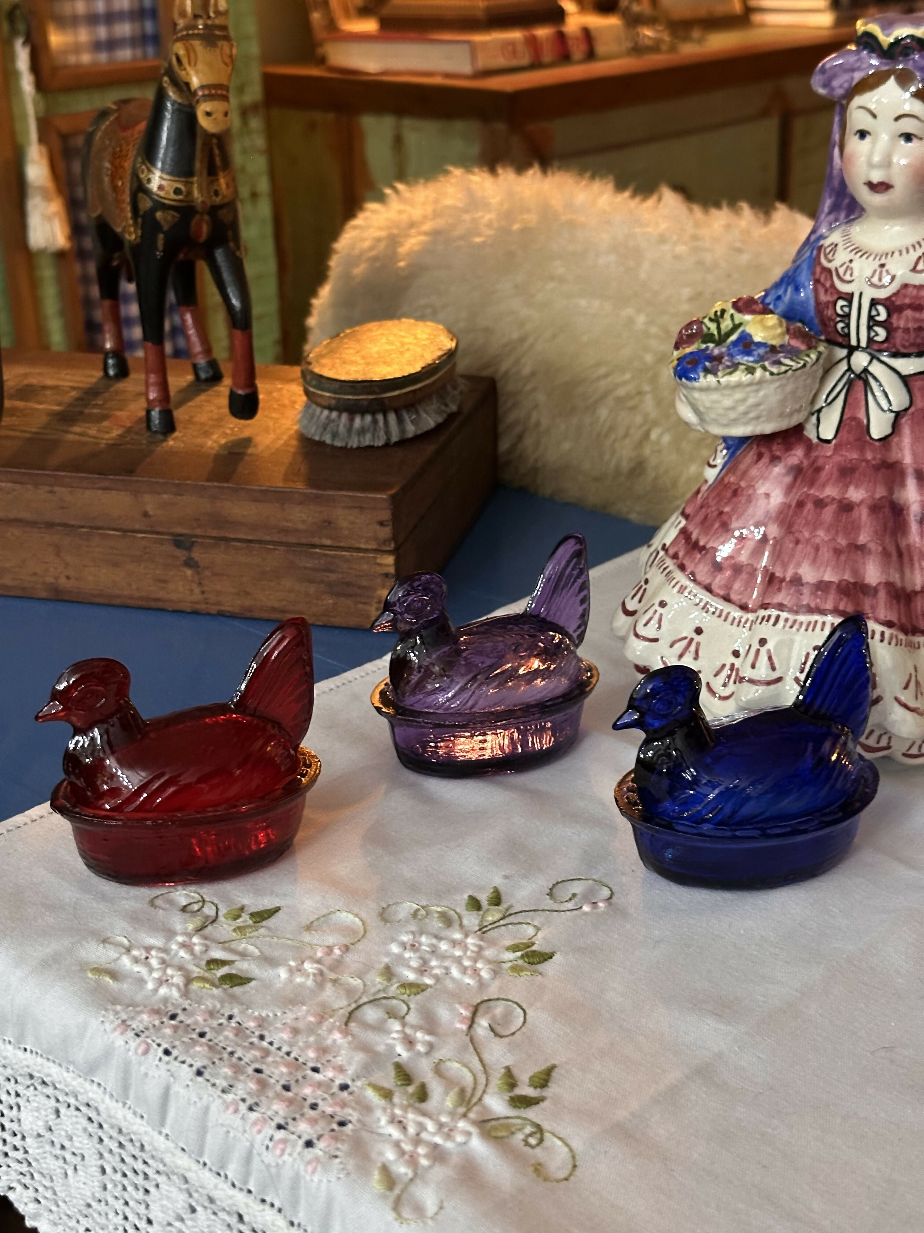 mini manteigueiras vintage de galinha em vidrão colorido - valor de cada - vermelha - azul ou roxa