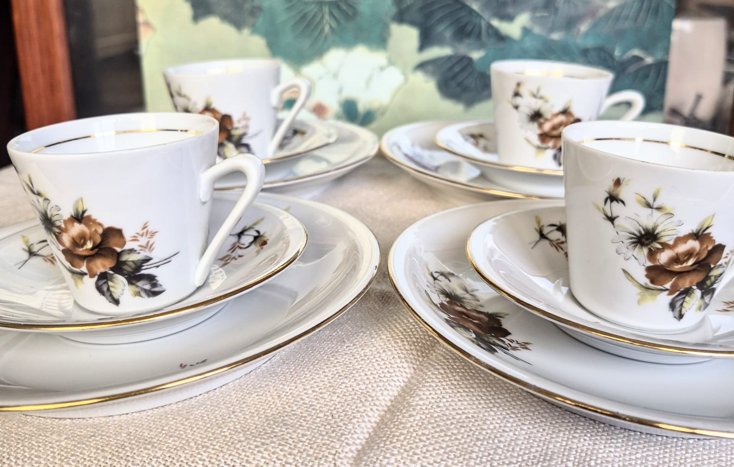 Conjunto de 6 trios para café (🫠) em porcelana vintage húngara Alfoldi. Perfeitos e lindos!