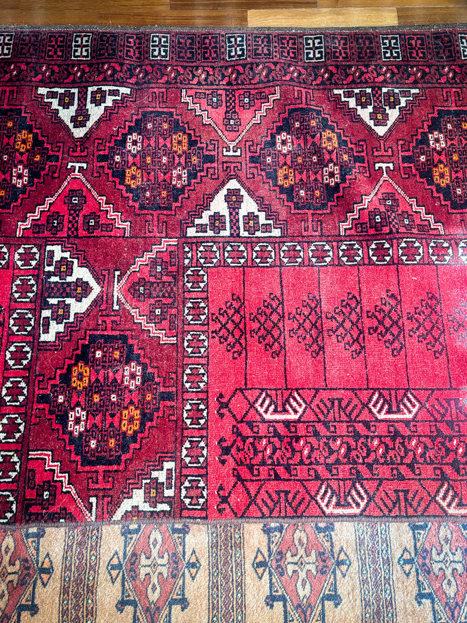 Tapete Galeria Persa em vermelho