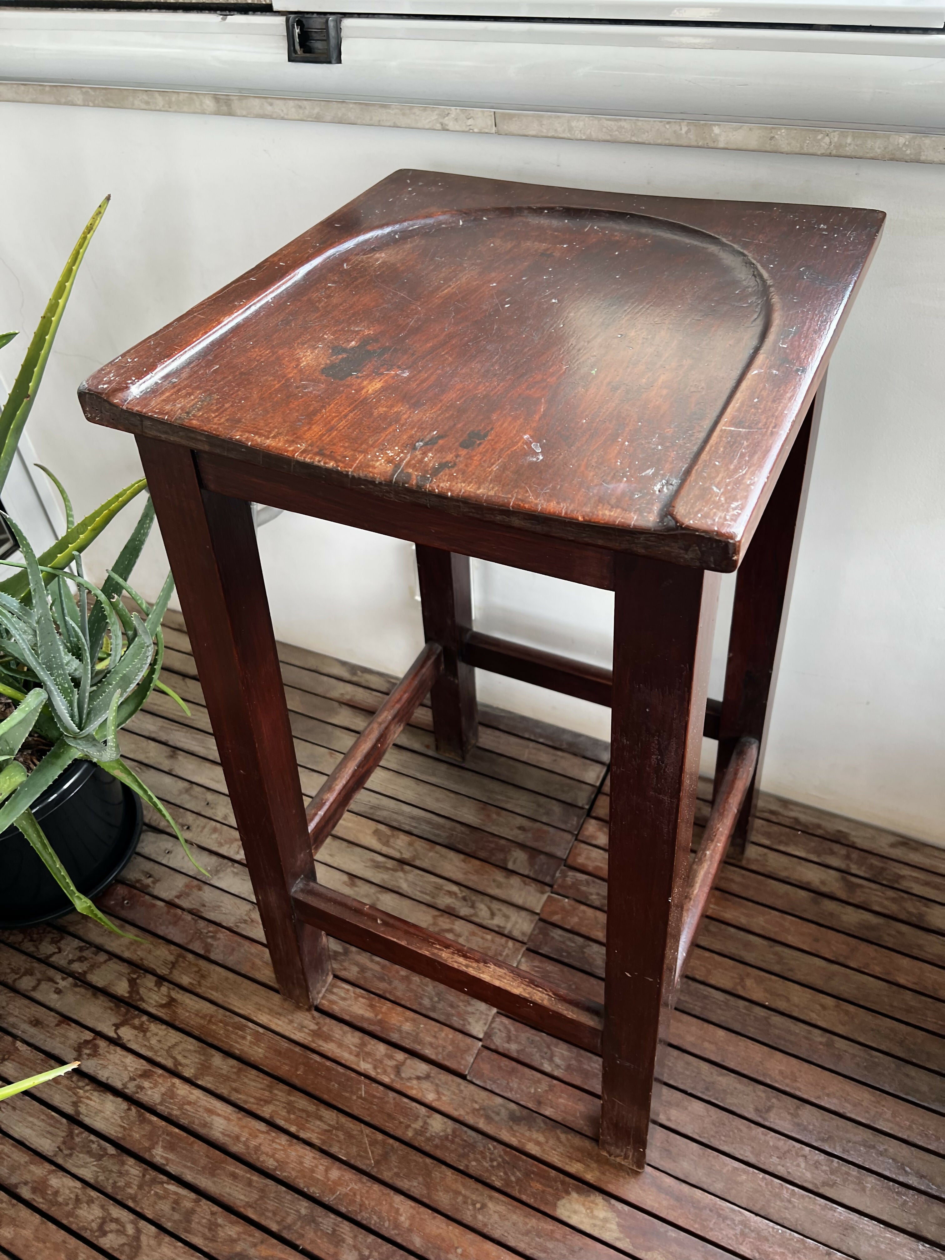 Banco Alto antigo de madeira Maciça