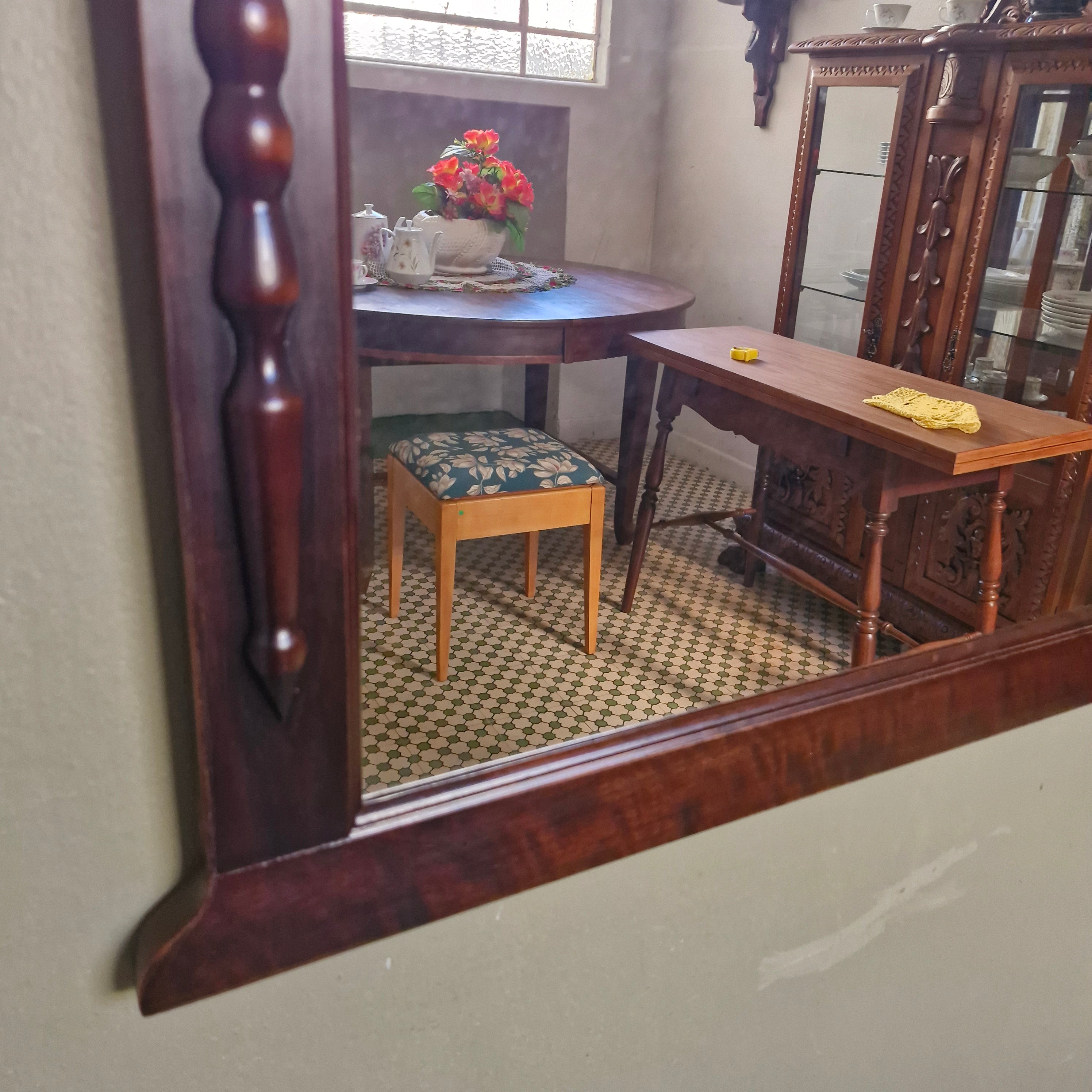 Espelho moldura Colonial em madeira torneada - restaurado 