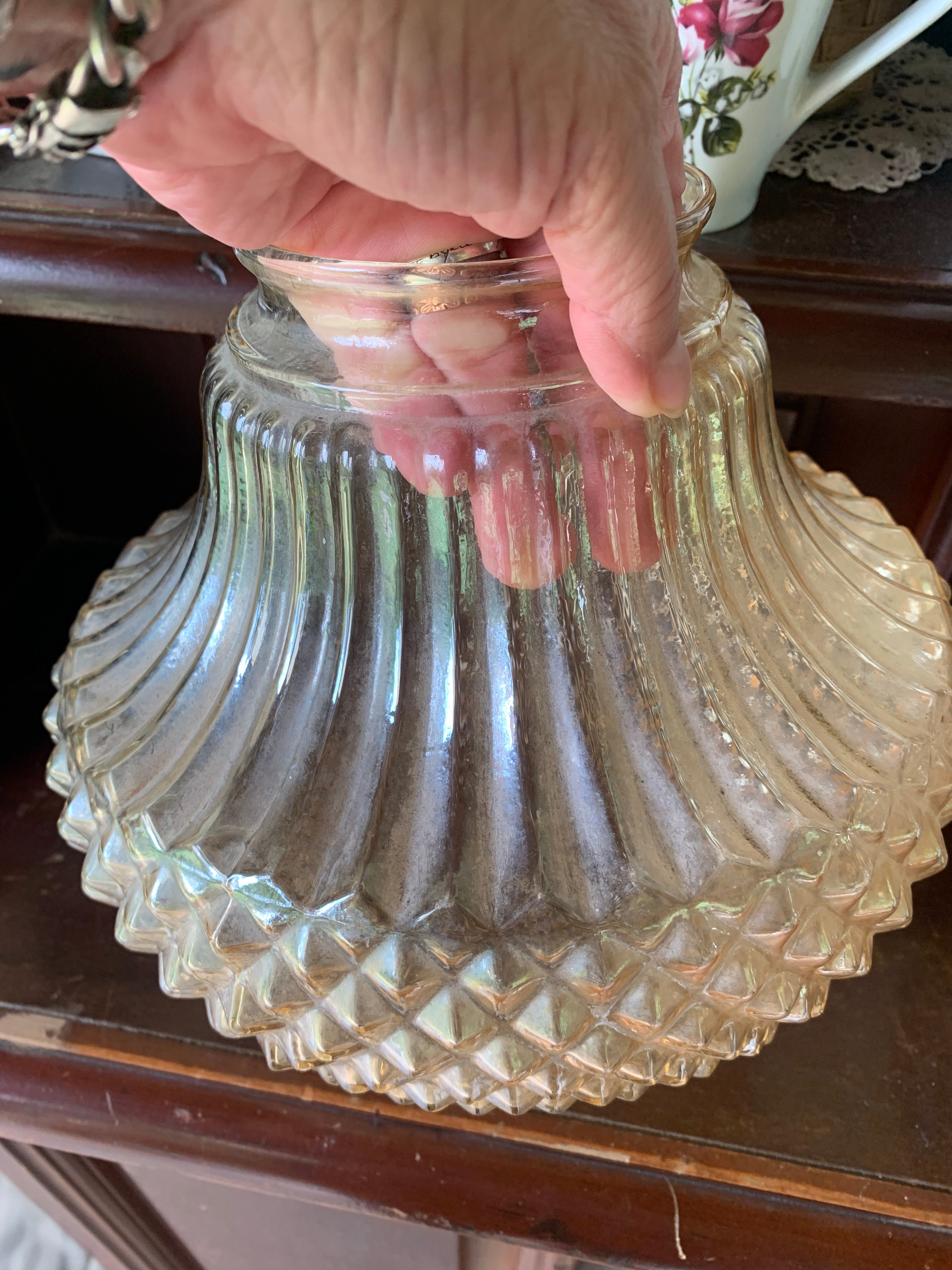 Plafon ou lustre em vidro âmbar muito antigo!