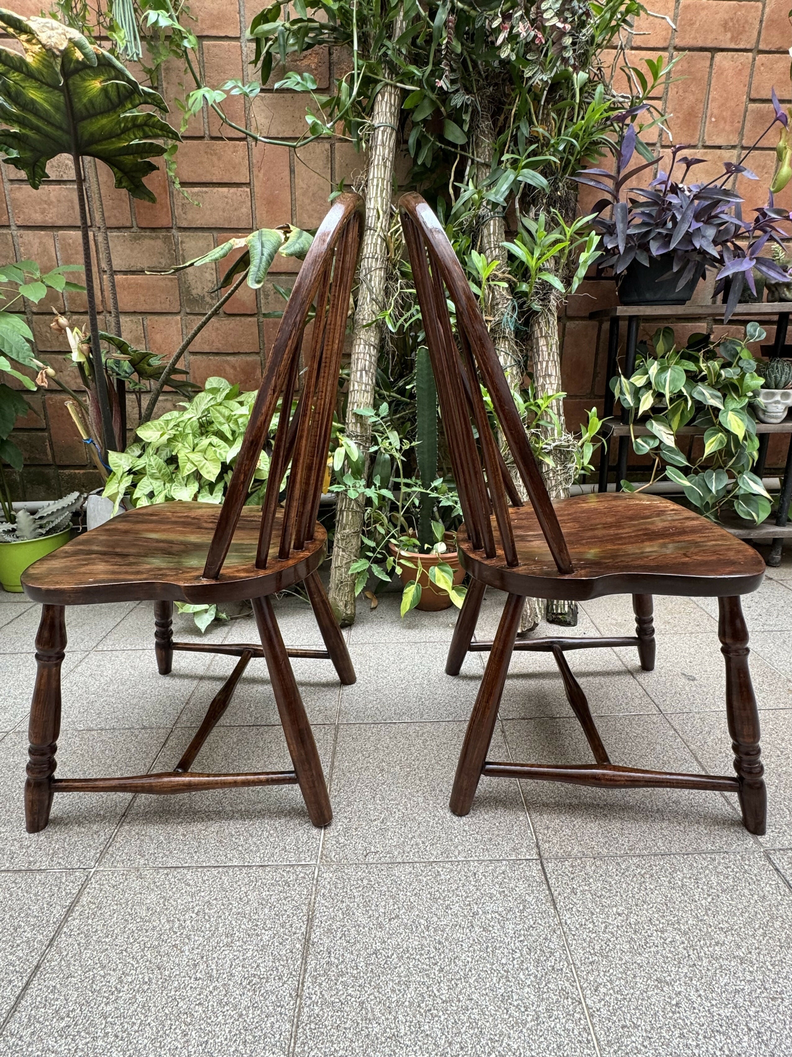 Par de Cadeiras Windsor - Madeira Maciça