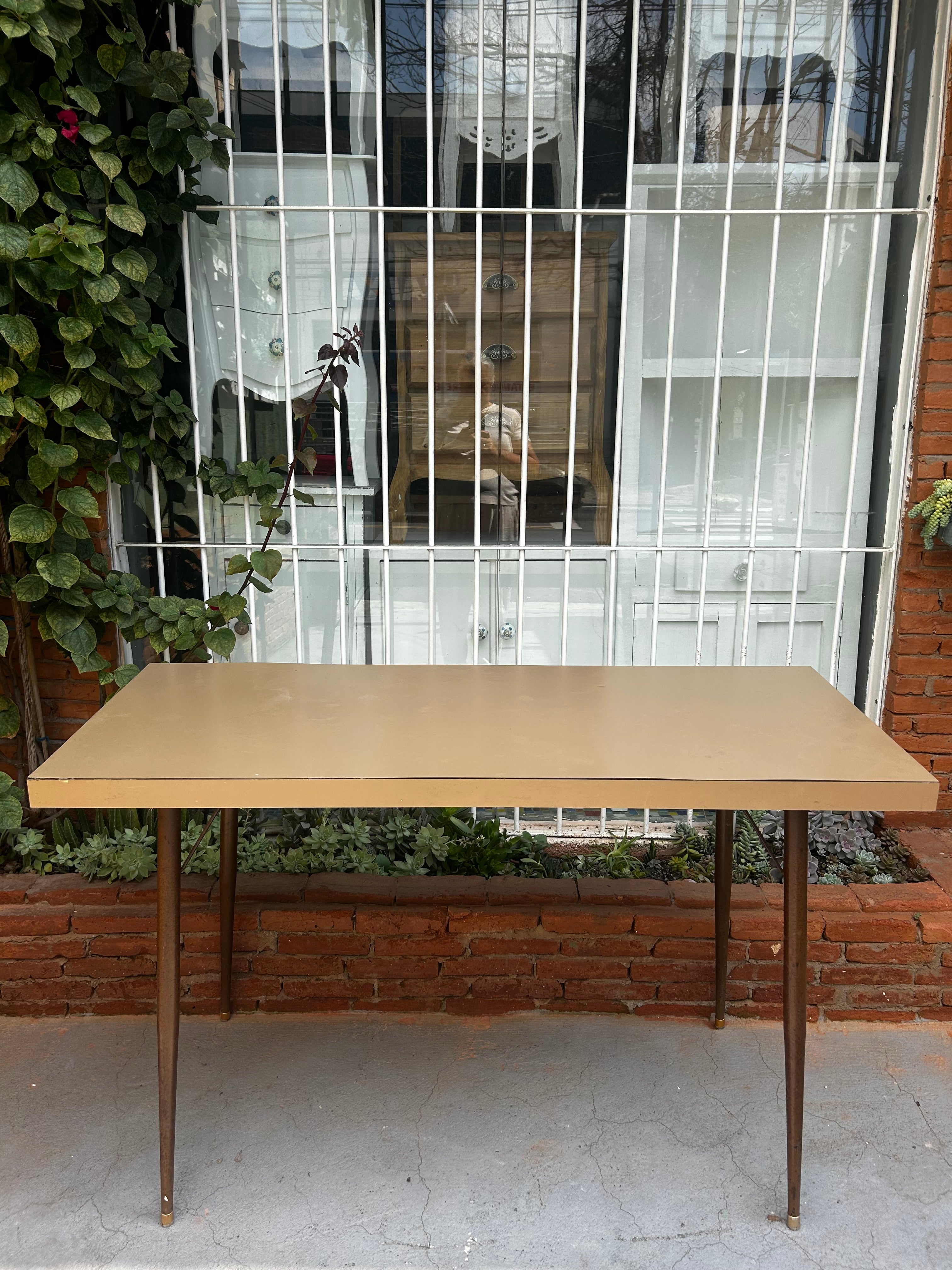 Mesa de cozinha com tampo em fórmica