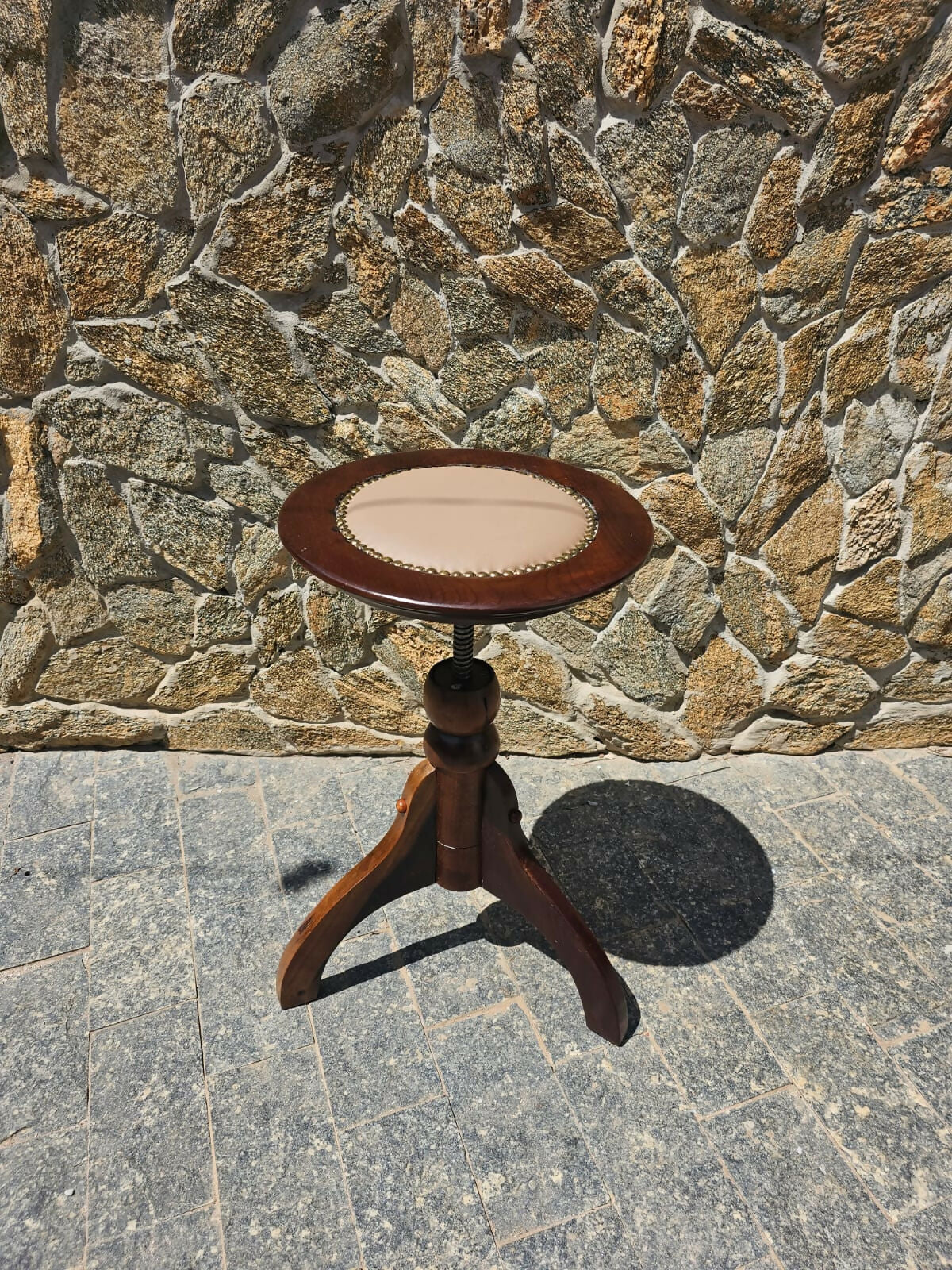 Banco de piano em madeira nobre