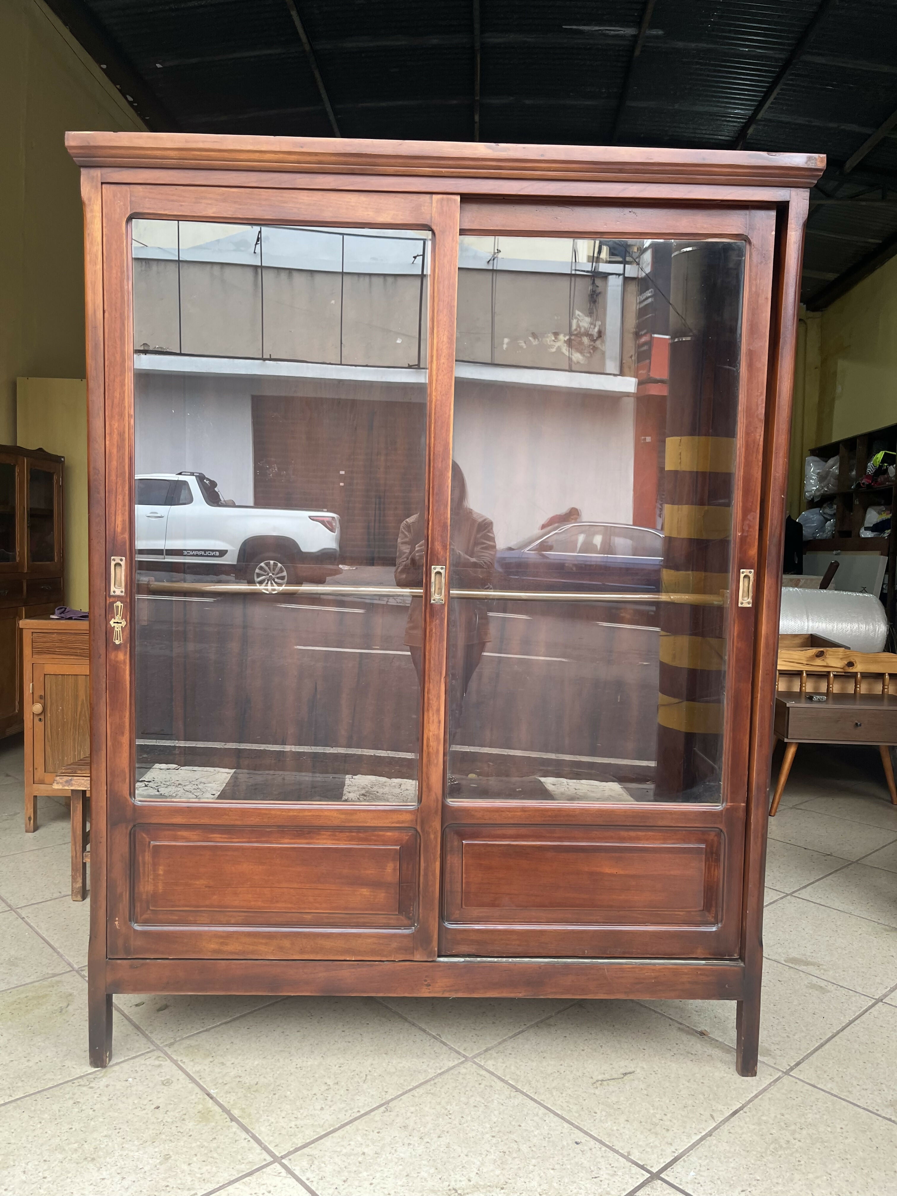 LINDO CLOSET / ARMARIO / ROUPEIRO ANTIGO EM MADEIRA