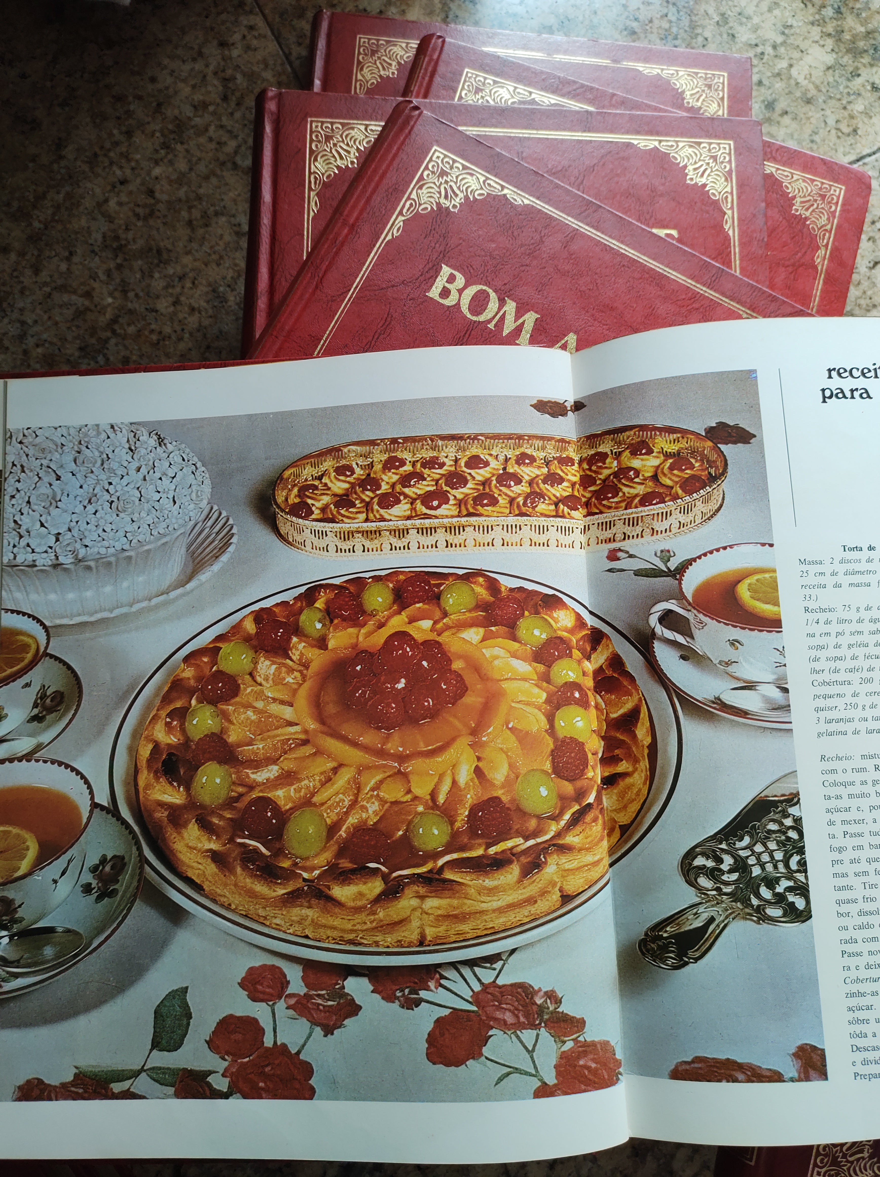Coleção de livros de culinária Bom Apetite com 10 volumes + 2 extras- Anos 1971