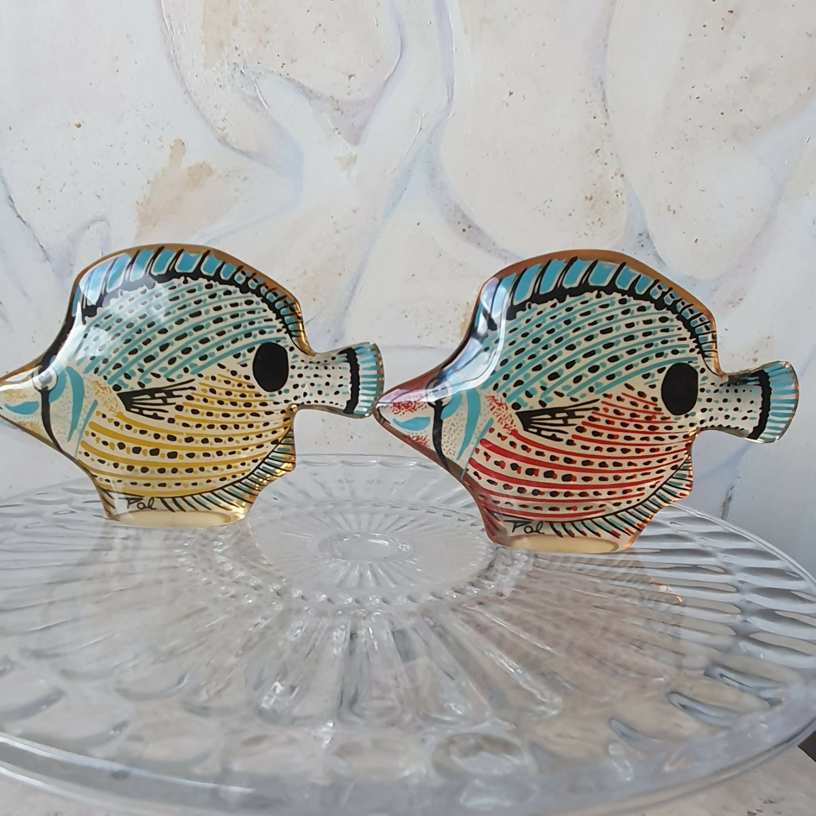 Esculturas cinéticas representando peixes em resina de poliéster Abraham Palatnik. Assinadas.