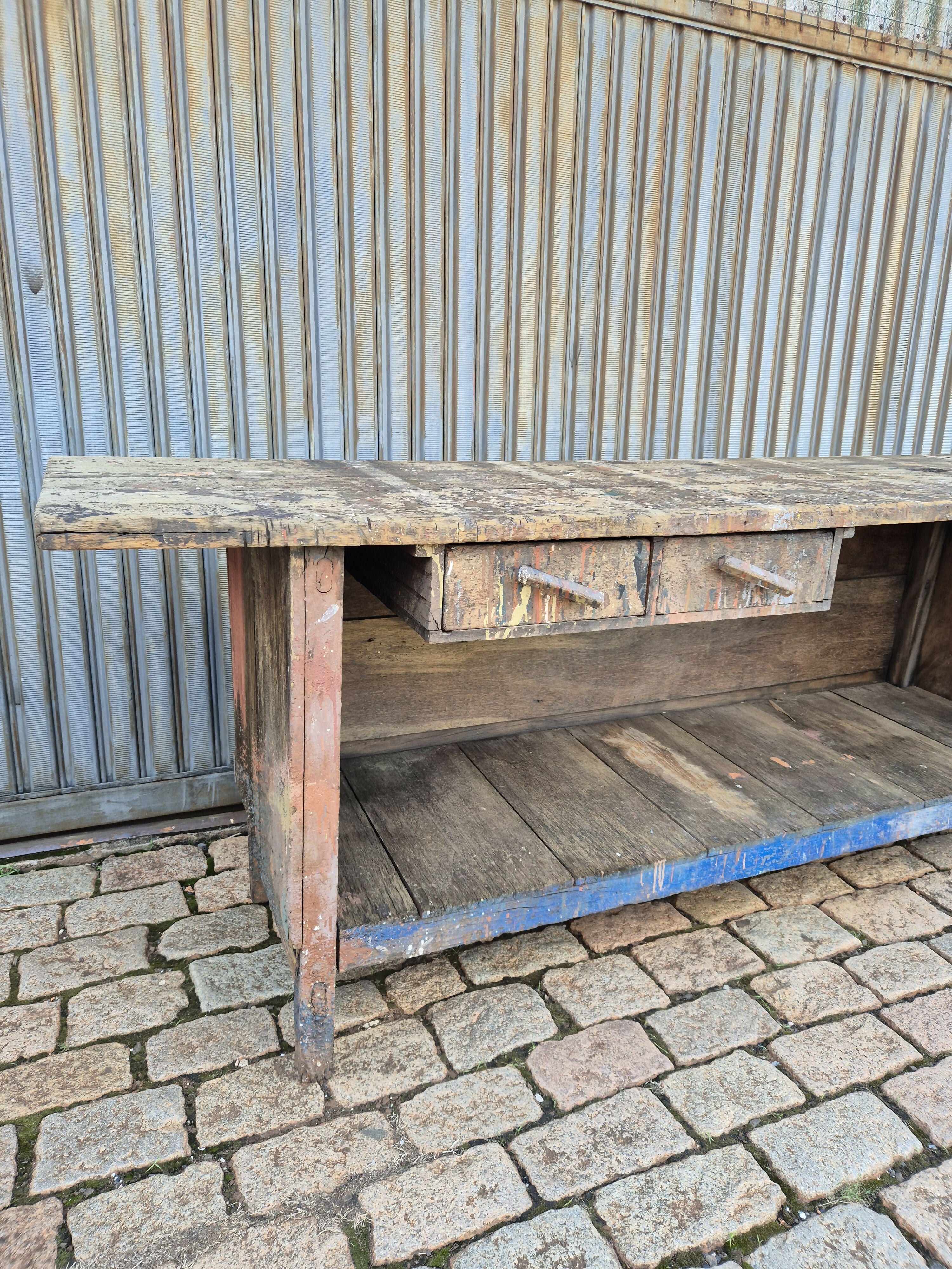 Bancada industrial de madeira vintage