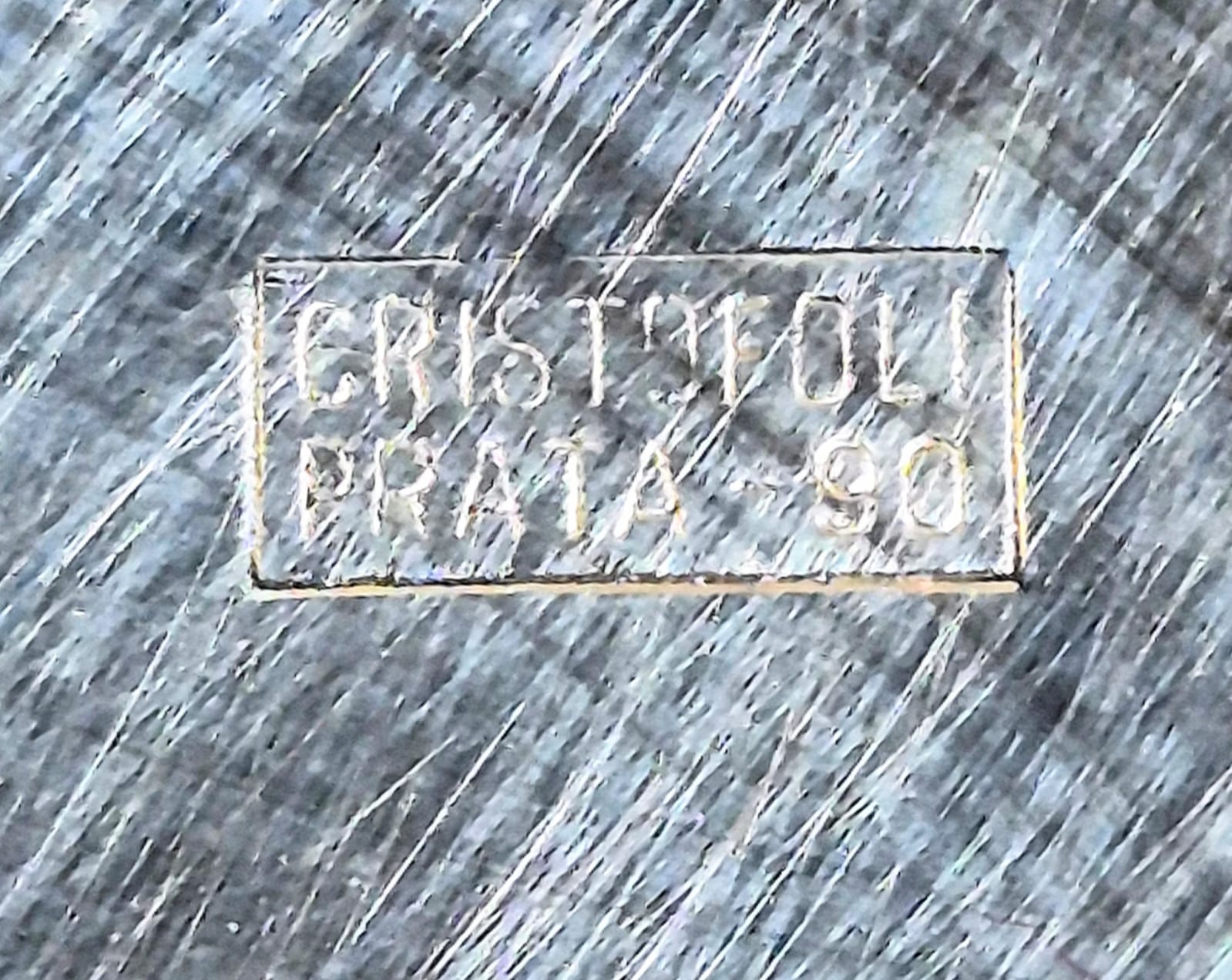 Conjunto de 6 xícaras para café em porcelana Steatita con friso prateado e suportes e pires em metal espessurado à prata 90, Cristofoli. Anos 60, no melhor estilo Art Decó.