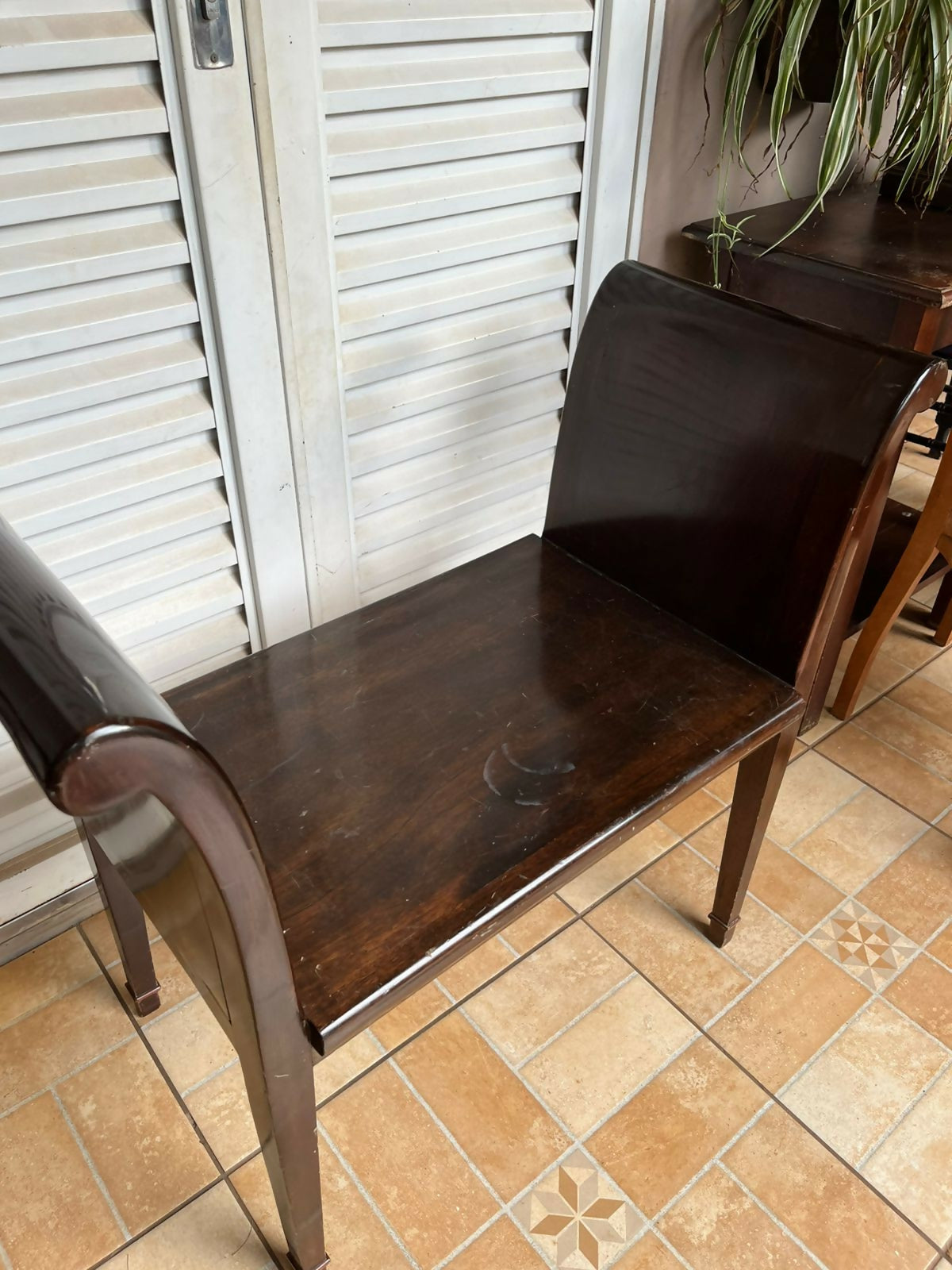 Banco curvo embuia **Raridade**