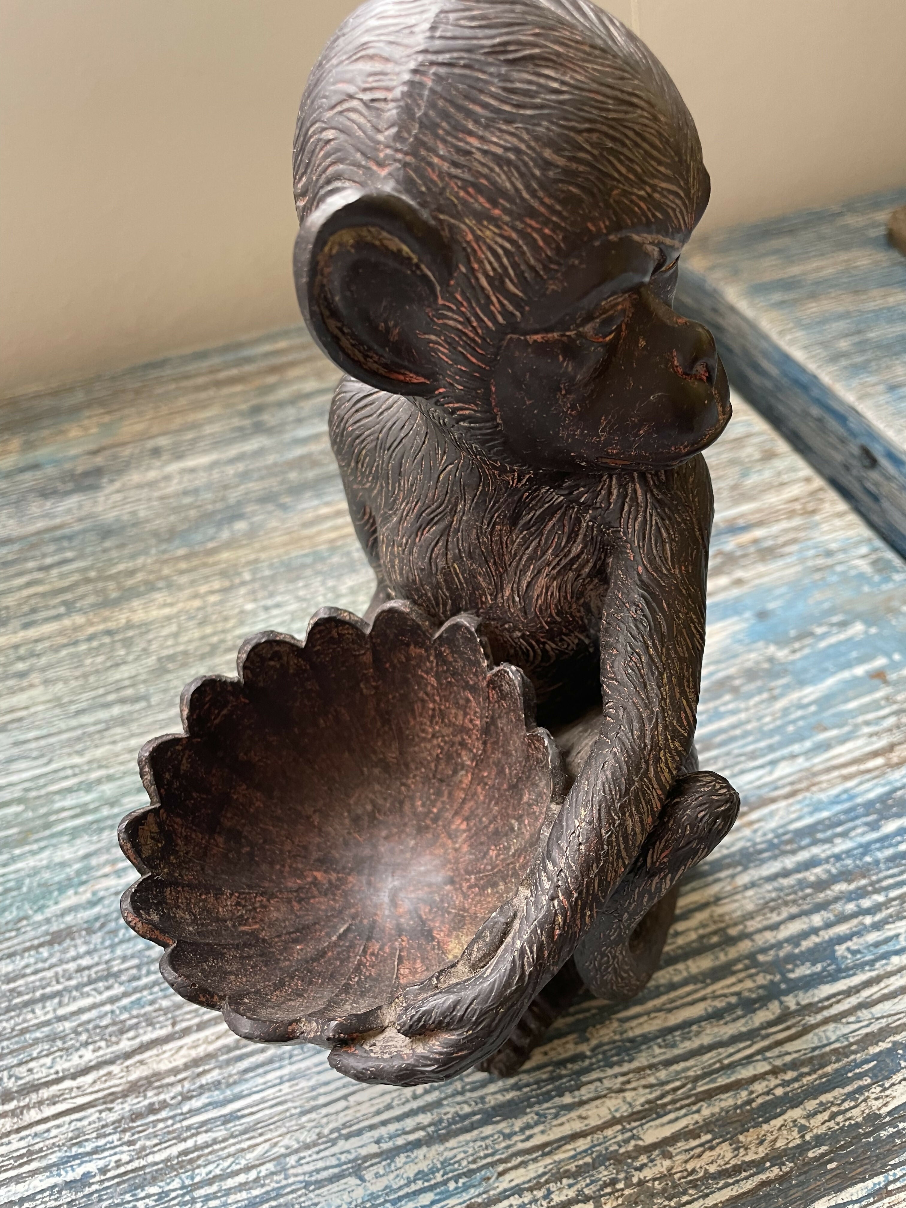 Estatueta de macaco importada - Ribeiro e Pavani