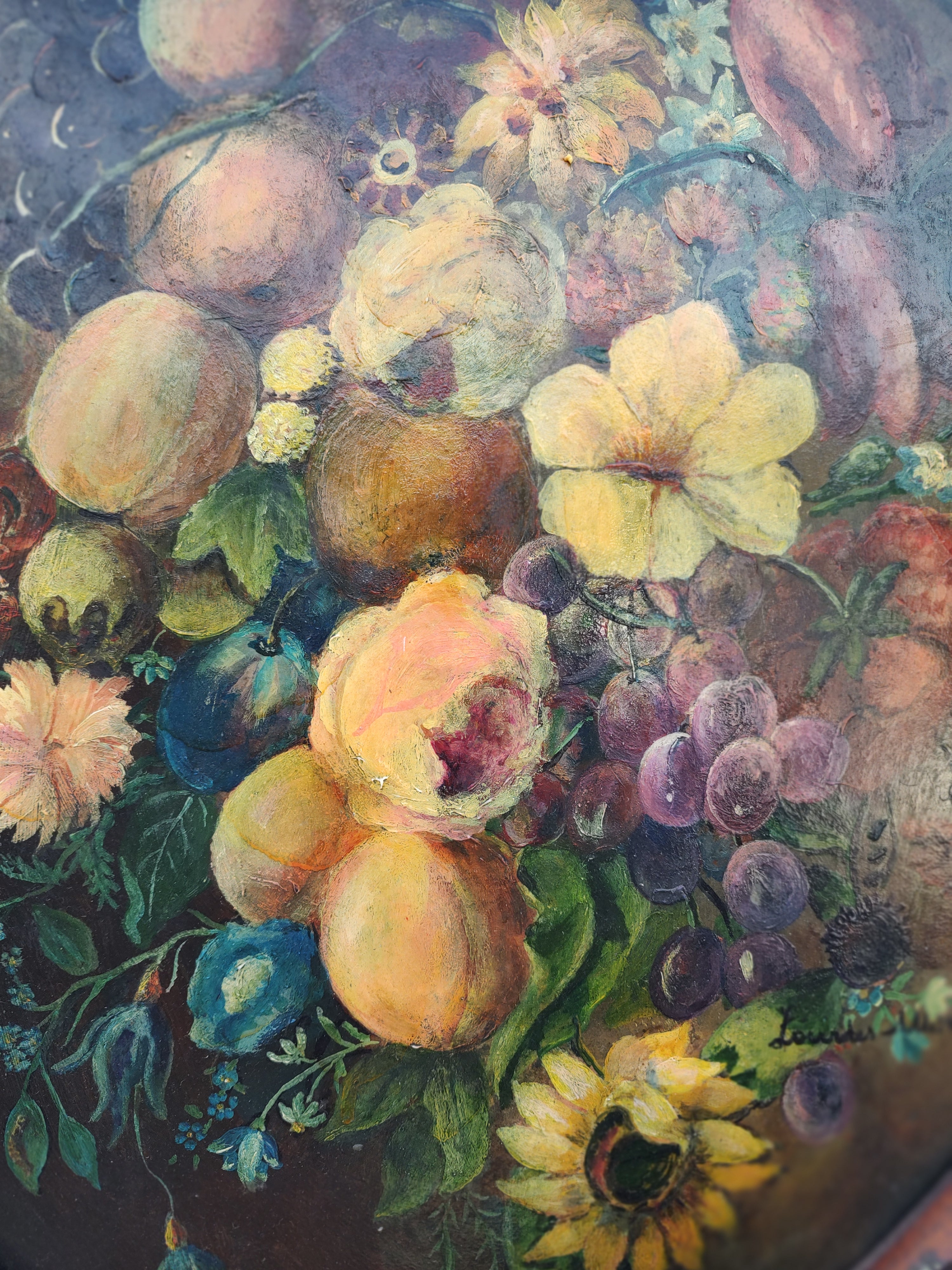 Maravilhoso Quadro oval com pintura à óleo de Flores e Frutas (76cm x 56cm)