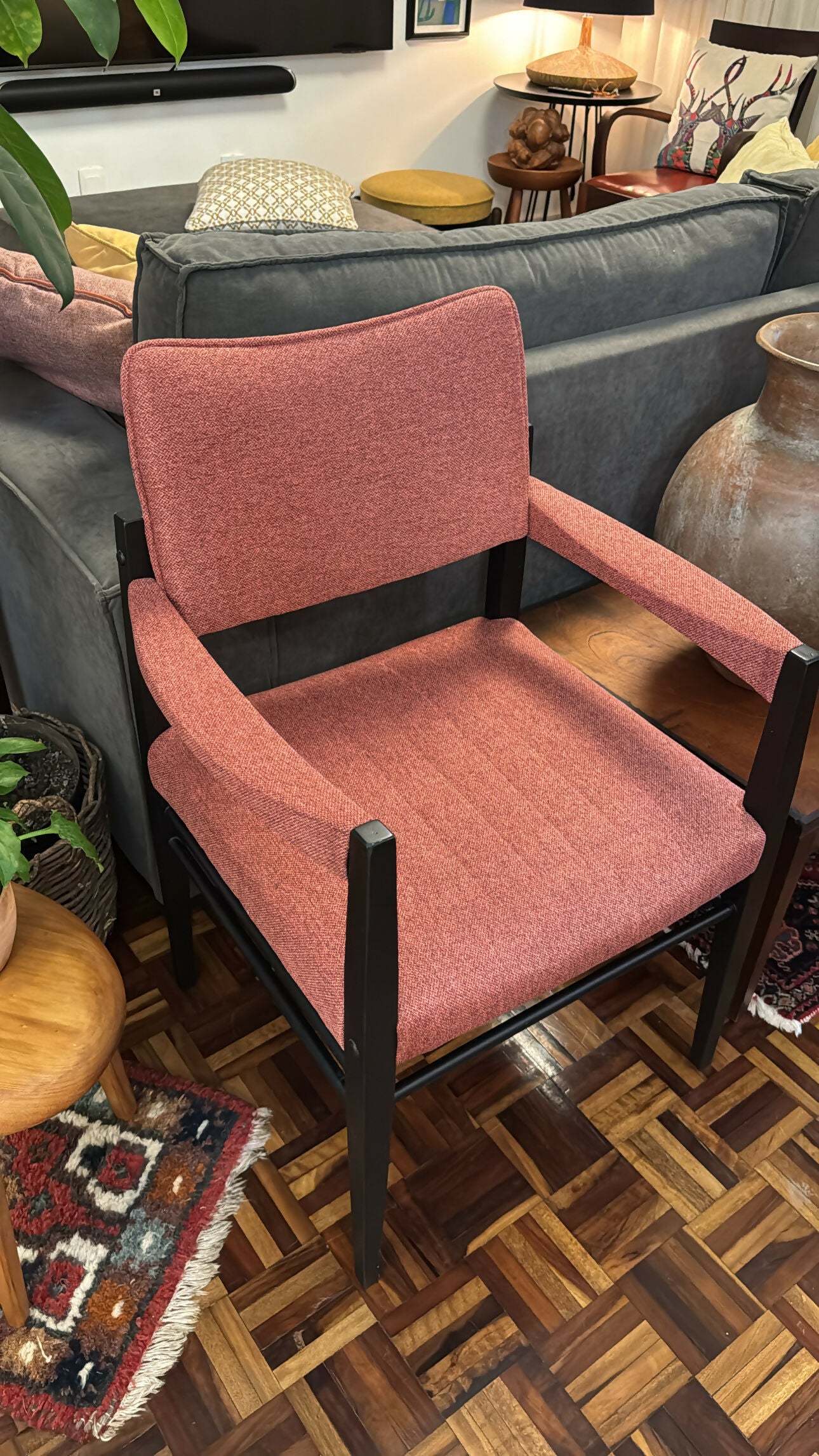 Poltrona Cimo (valor unitário - 2 peças disponíveis)