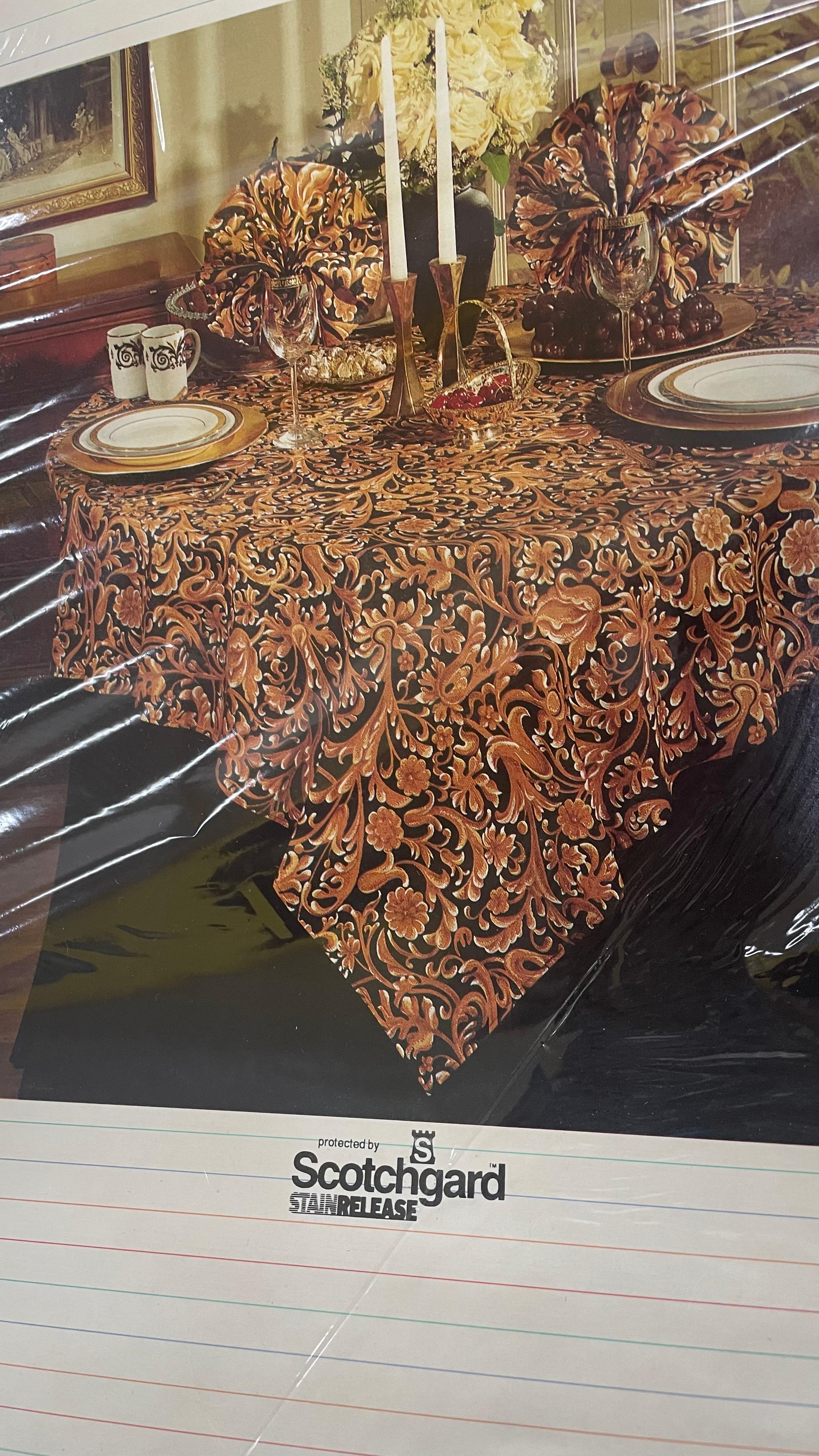 Toalha de mesa quadrada Home Design com estampa de flores e folhagens em verde e marrom 