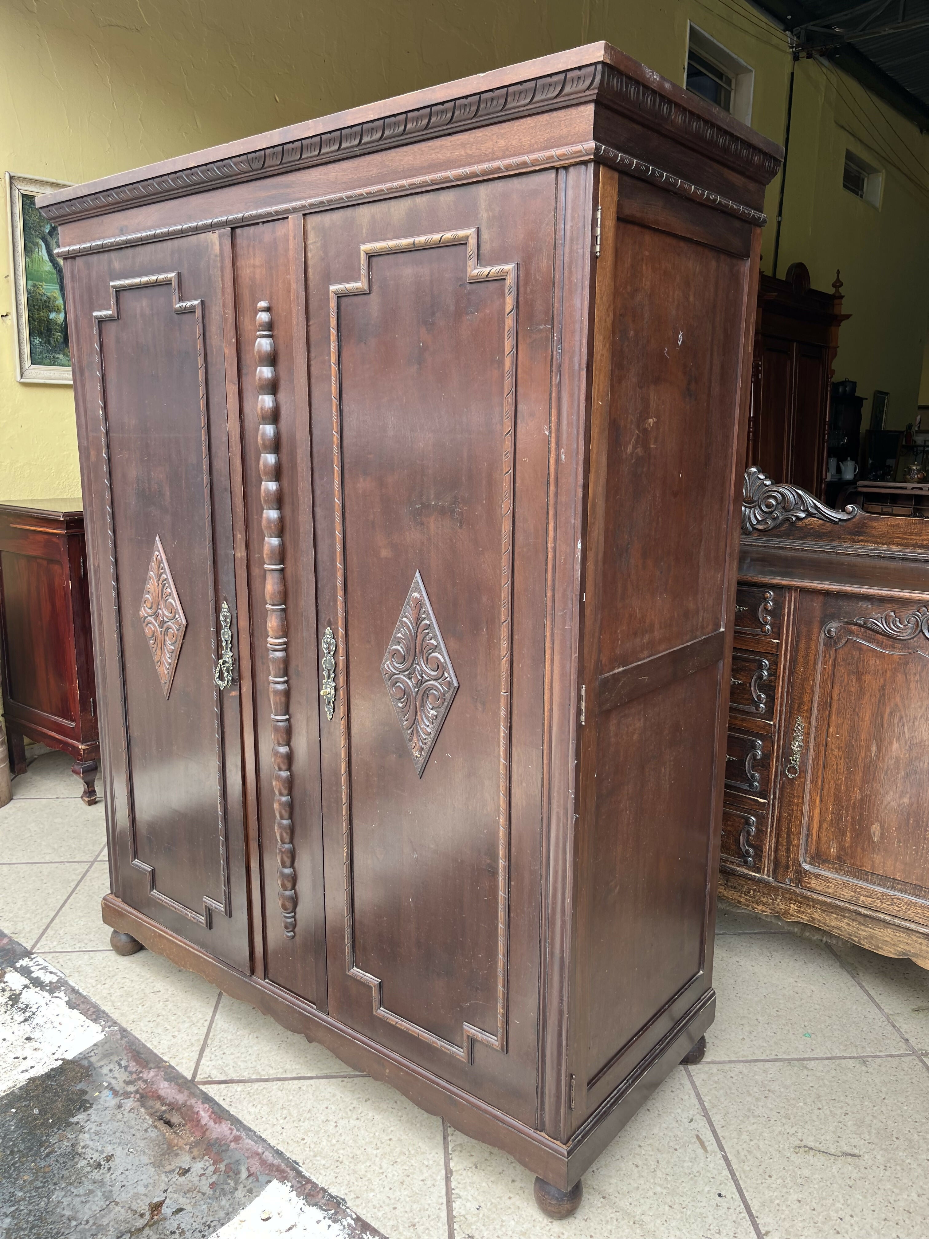 GUARDA ROUPA DE SOLTEIRO ANTIGO SUPER RESISTENTE