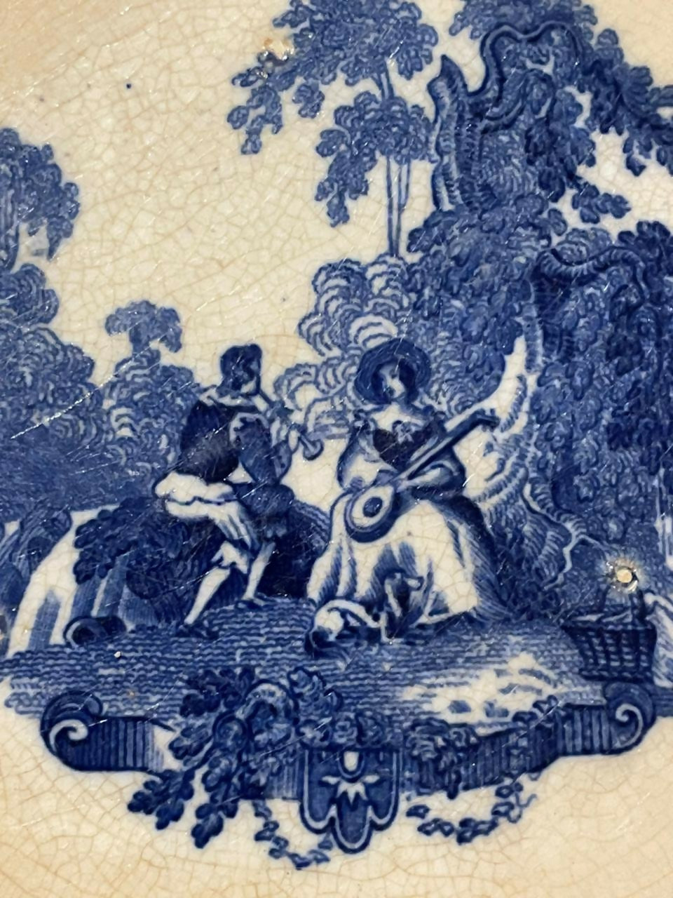 Fruteira em faiança inglesa Royal Doulton Cena Galante Azul