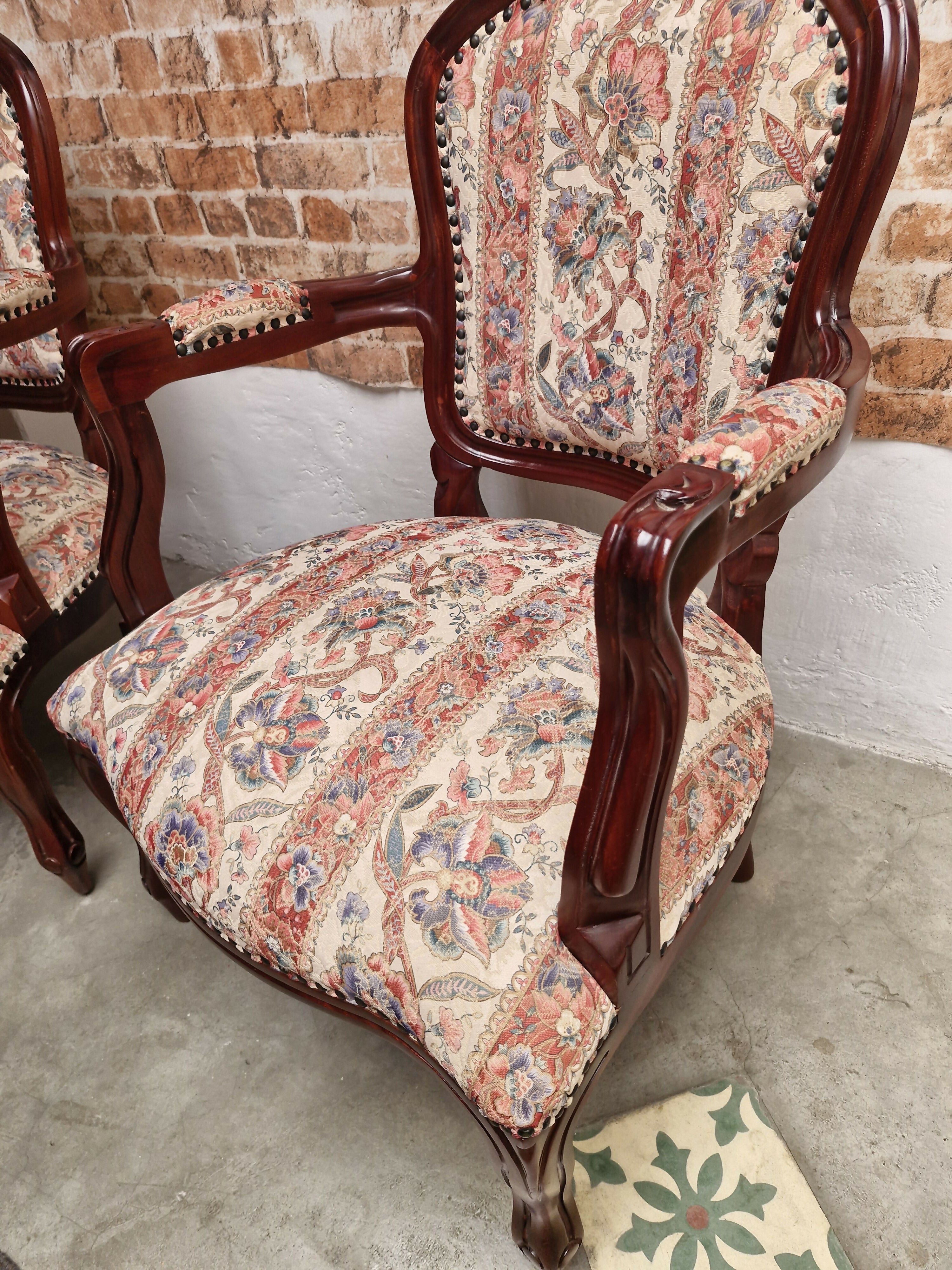 Par de Poltronas Luiz XV