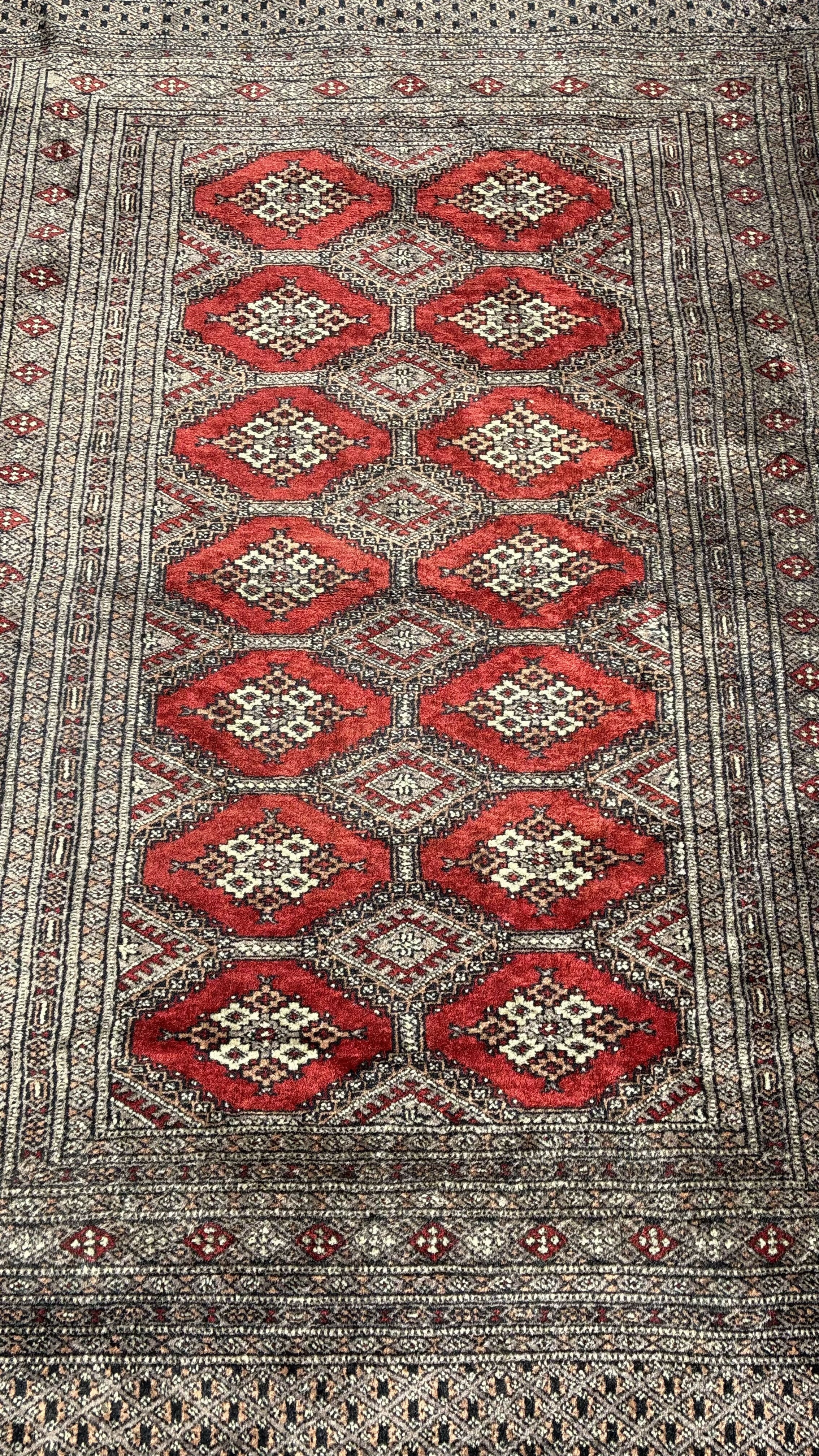 TAPETE PERSA ANTIGO