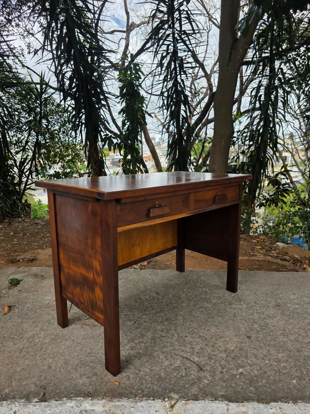 Autêntica escrivaninha da Móveis Miele