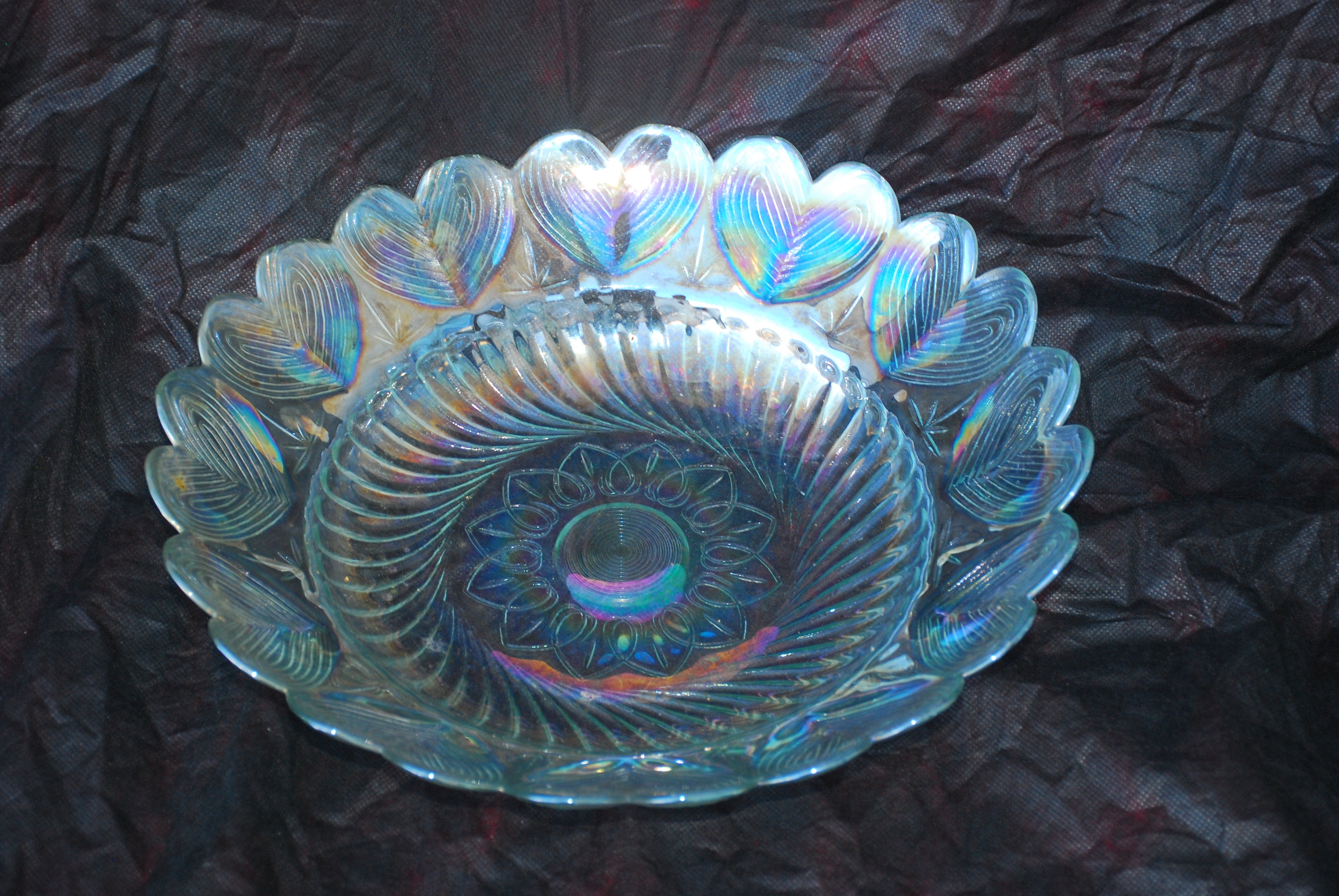 saladeira ou fruteira vidro iridescente furta cor 35.5 x 9 - borda coraçao anos 70