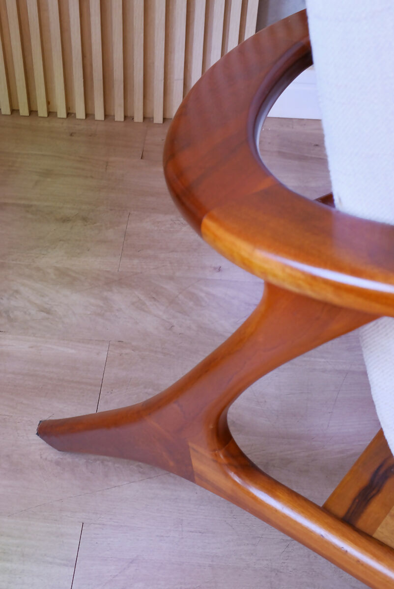 poltrona Vladimir Kagan em linho premium