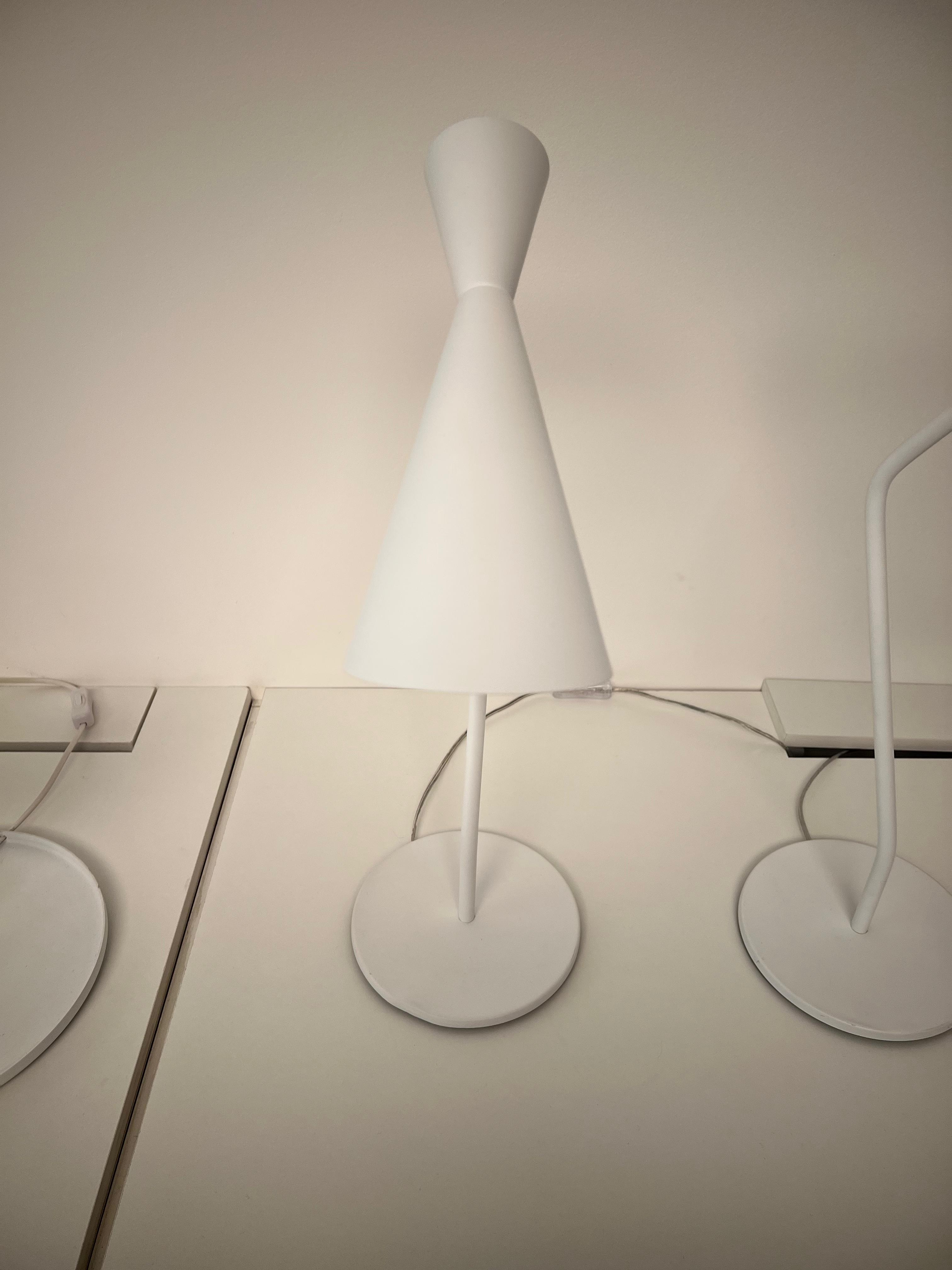 Luminária de Mesa Branca Zig Zag Munclair 7280