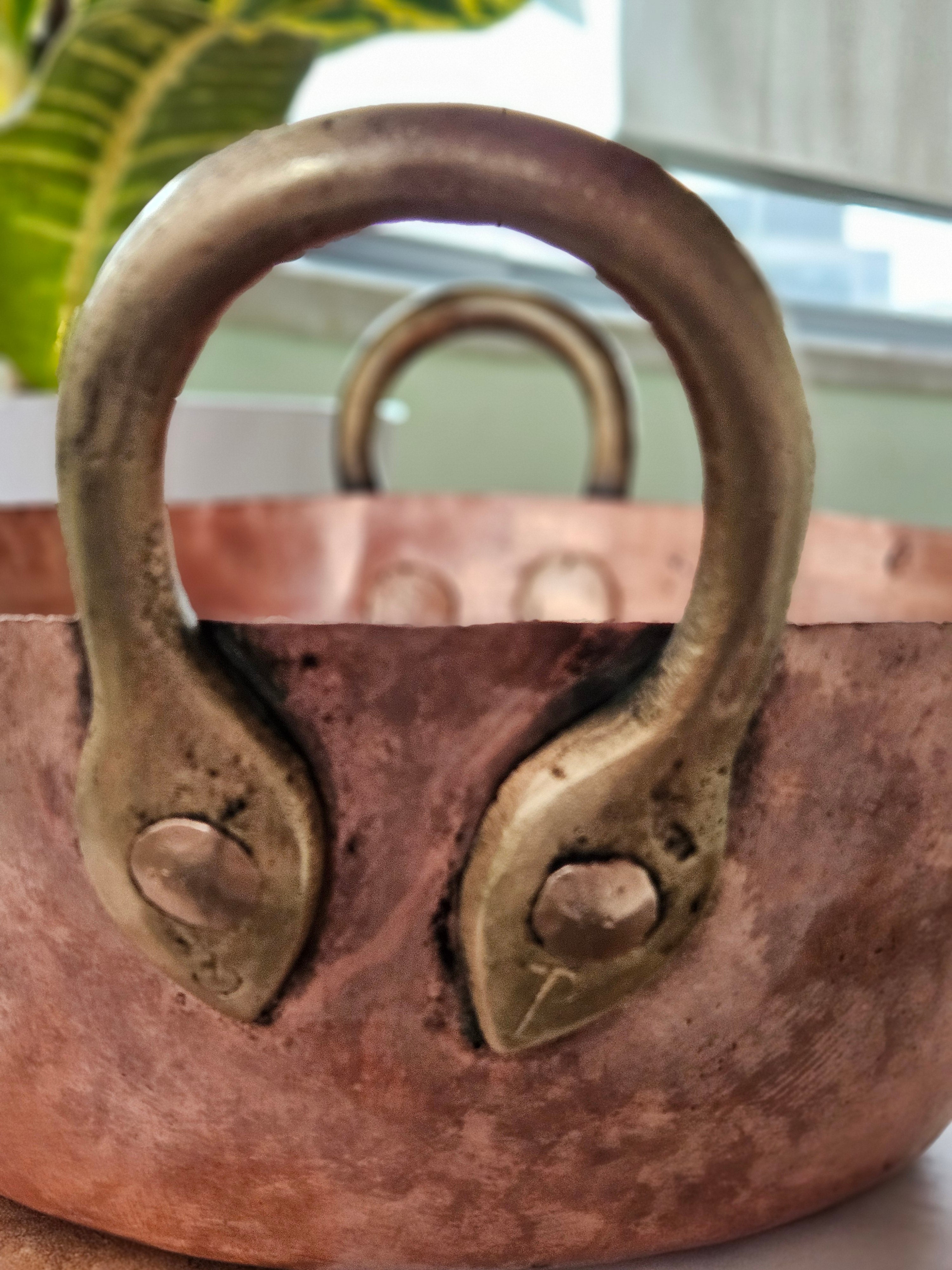 Tacho de Cobre Puro Martelado com Alças de Bronze