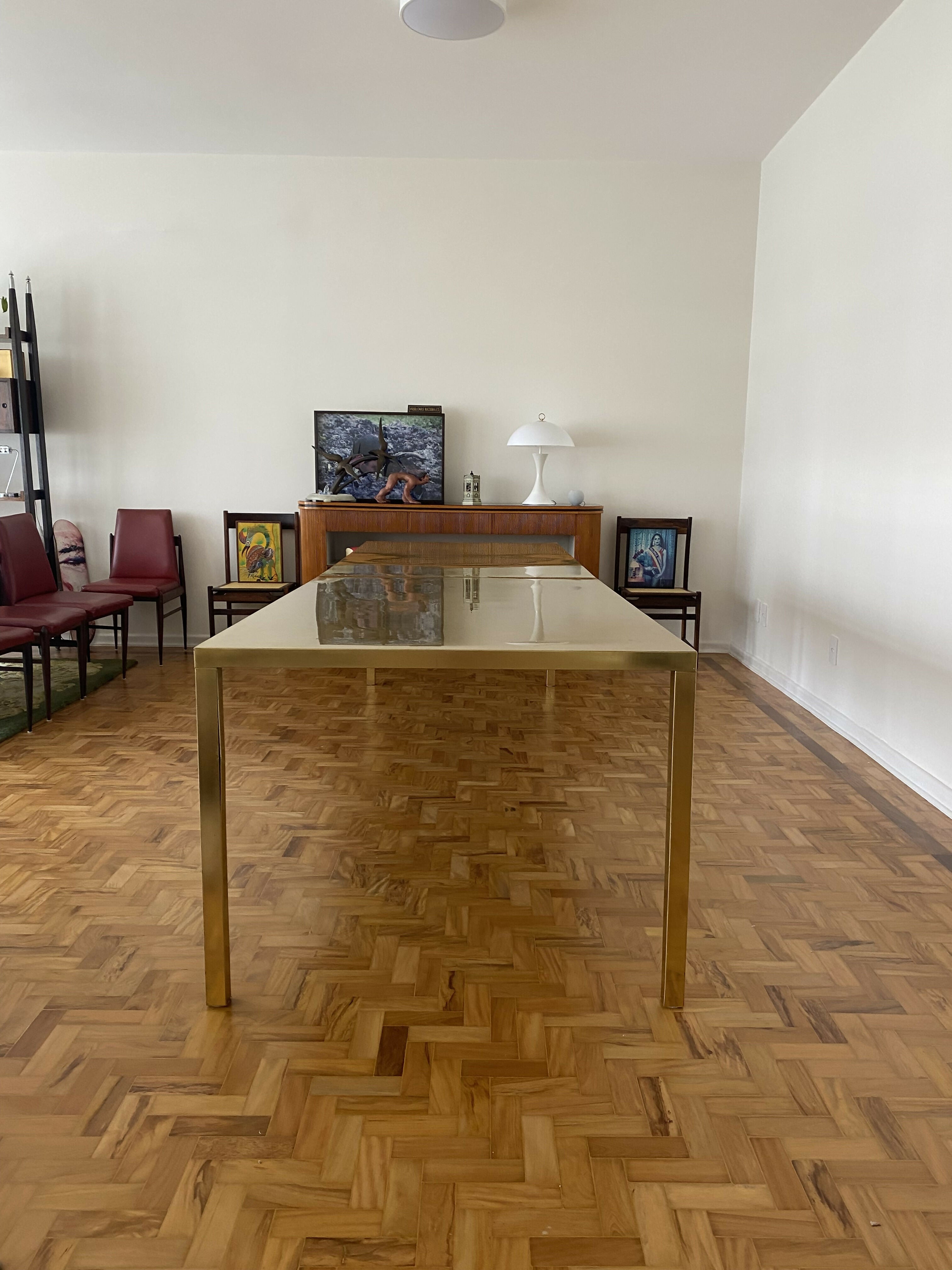 Mesa de jantar em latão - INCRÍVEL