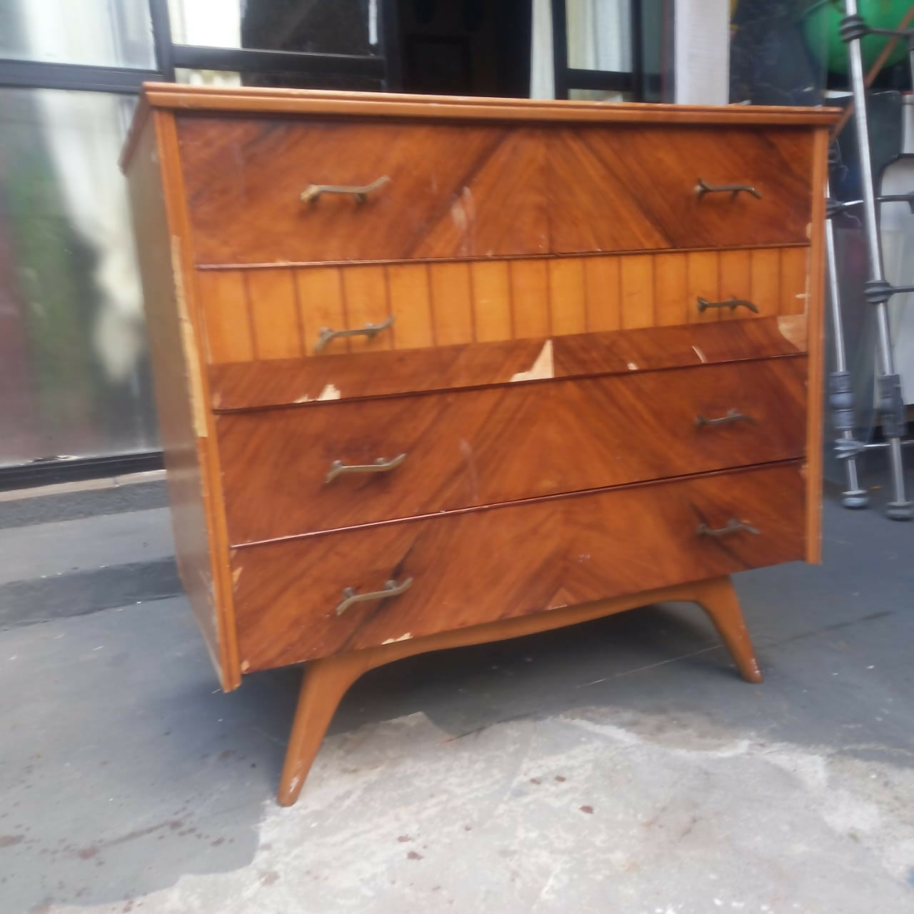 Cômoda pé palito para restauro