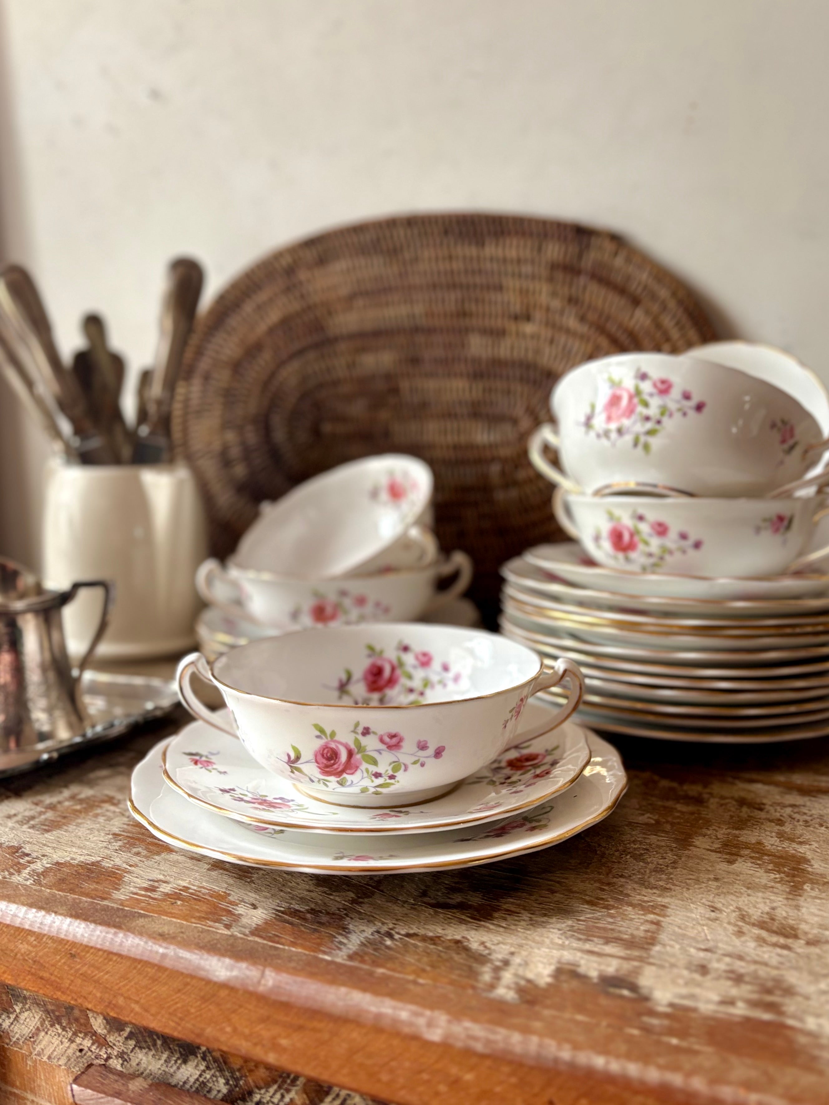 36 peças porcelana inglesa para sobremesa com desenhos de rosas 