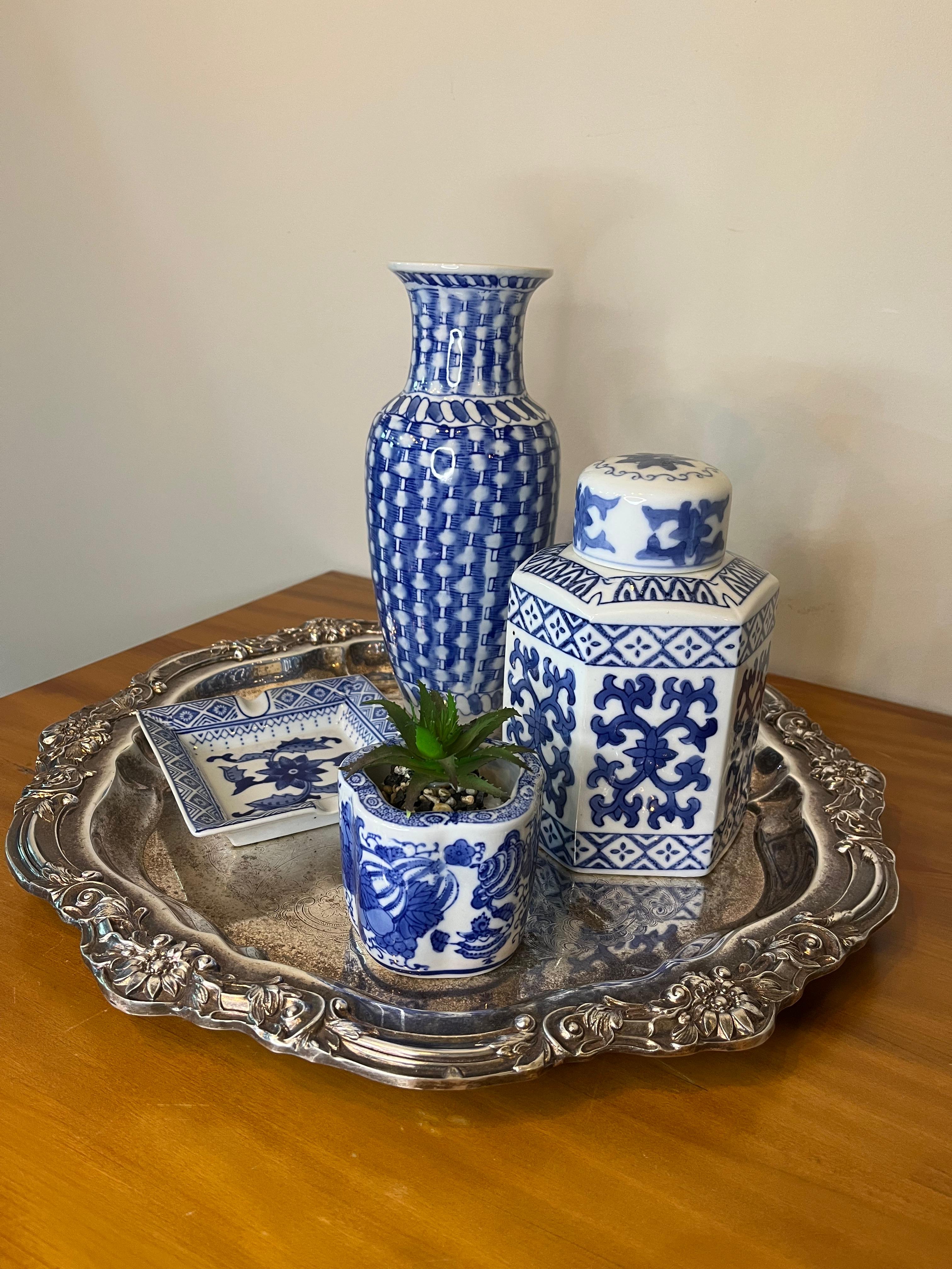 Conjunto decorativo azul e branco com bandeja Towle — 5 peças