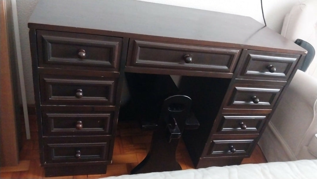 Penteadeira / Escrivaninha com gavetas