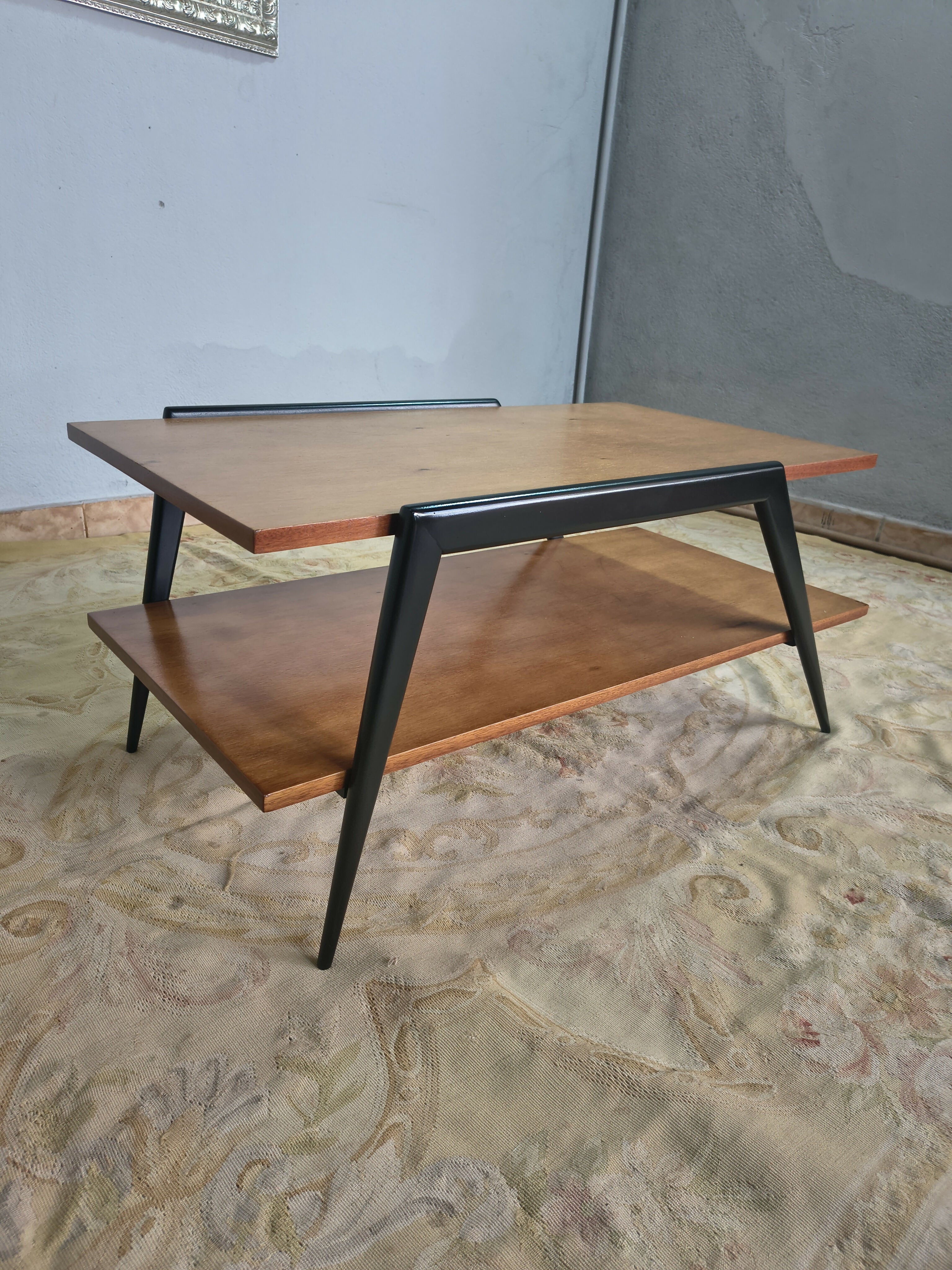 Mesinha design anos 60