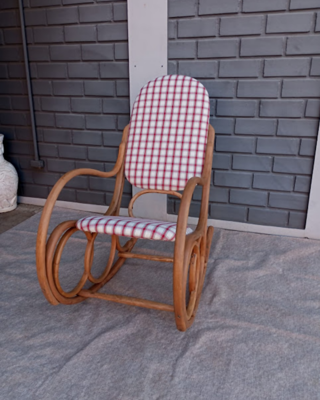 Cadeira balanço austríaca thonet