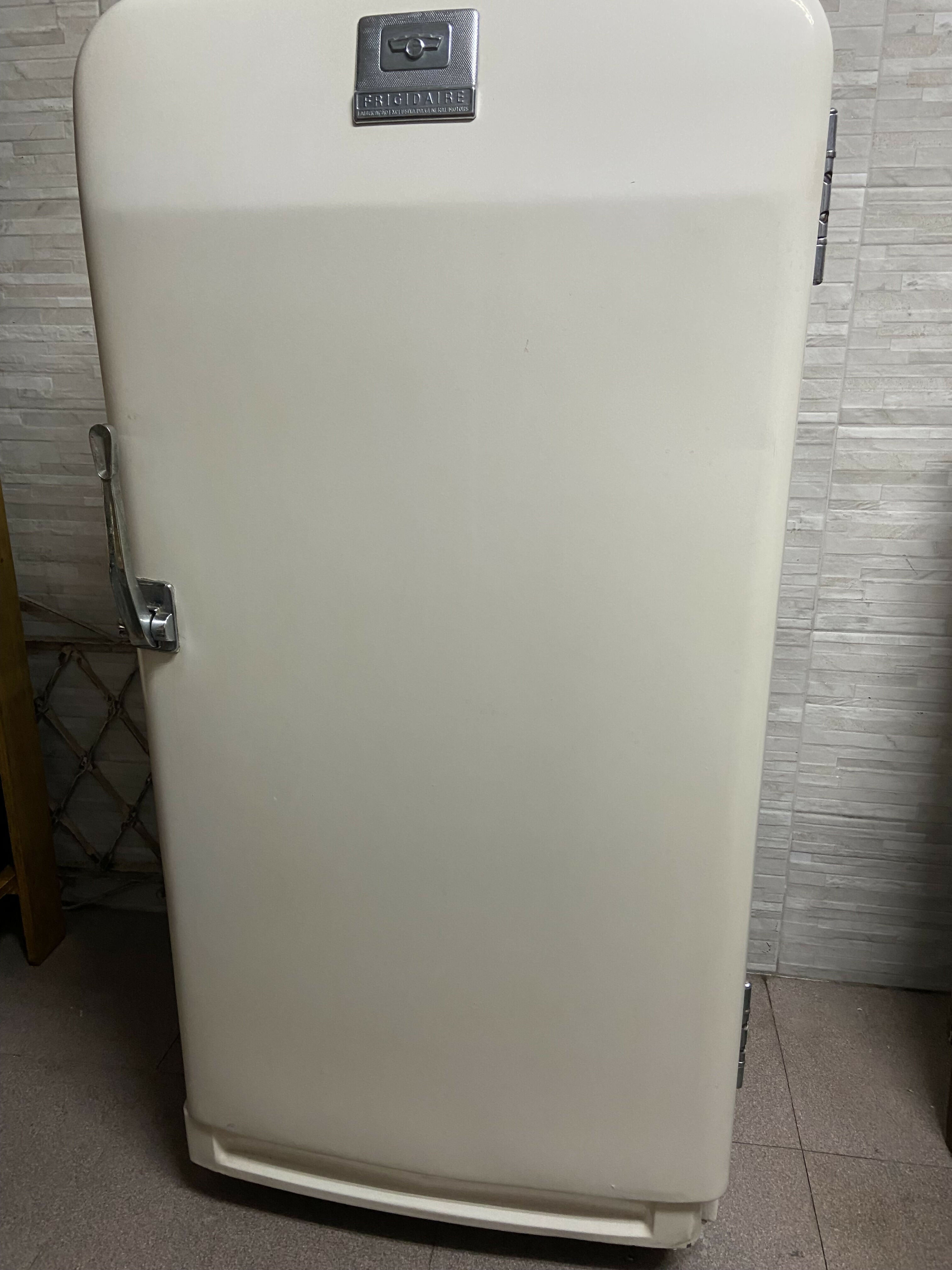 Geladeira Frigidaire Vintage