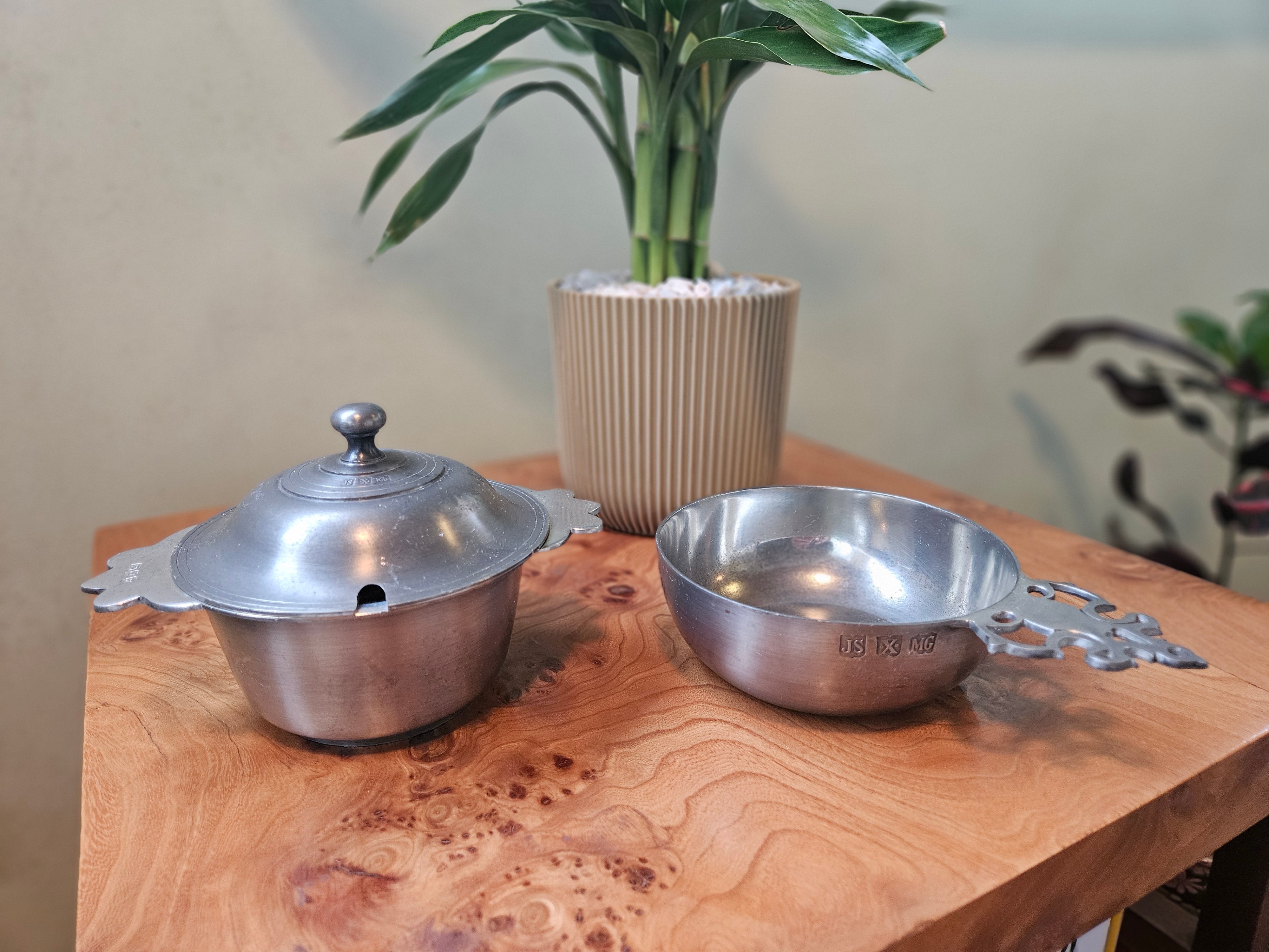 Estanho John Somers JS MG - Açucareiro e Tigela Porringer