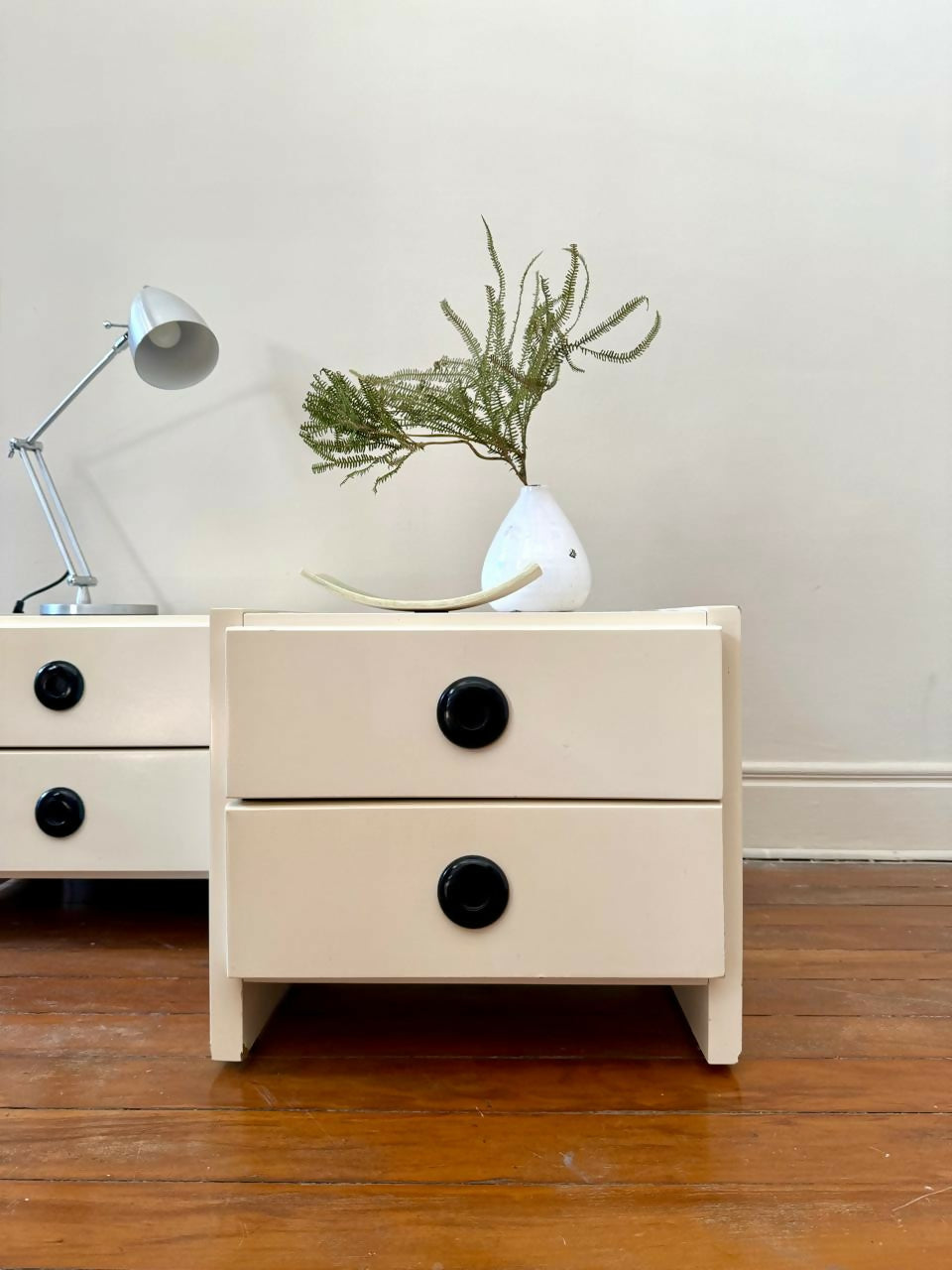 Par de mesinhas de cabeceira Geraldo de Barros