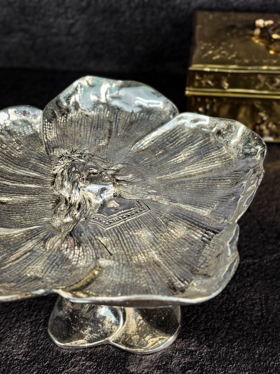 Centro de mesa floral espessurado a prata, segunda metade do século XX