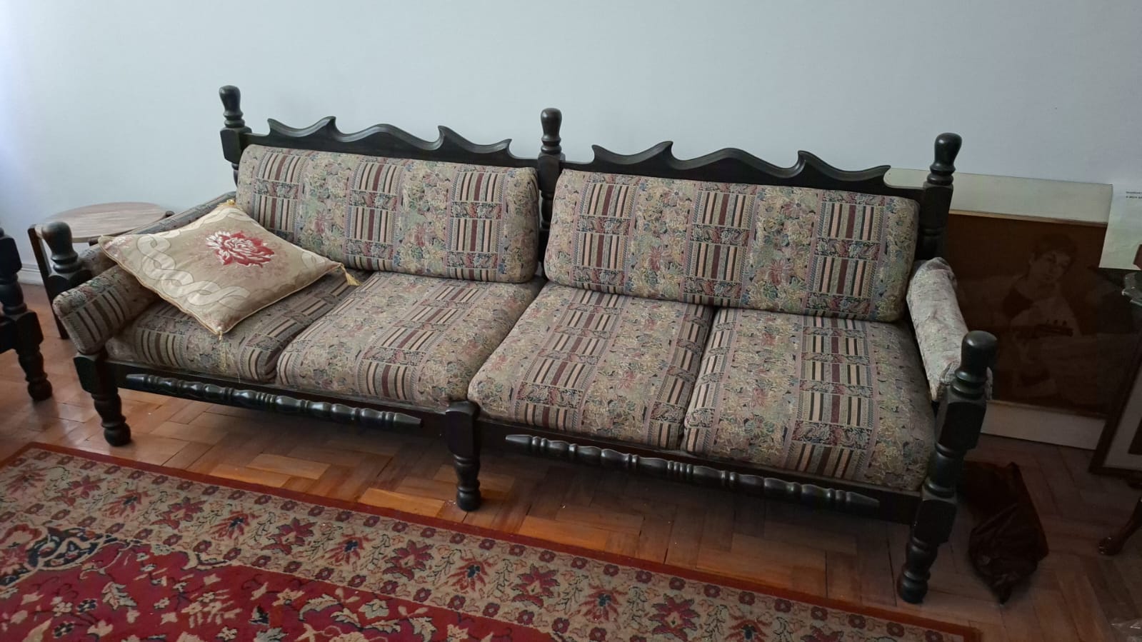 Conjunto de sofá e poltronas madeira maciça ebanizada
