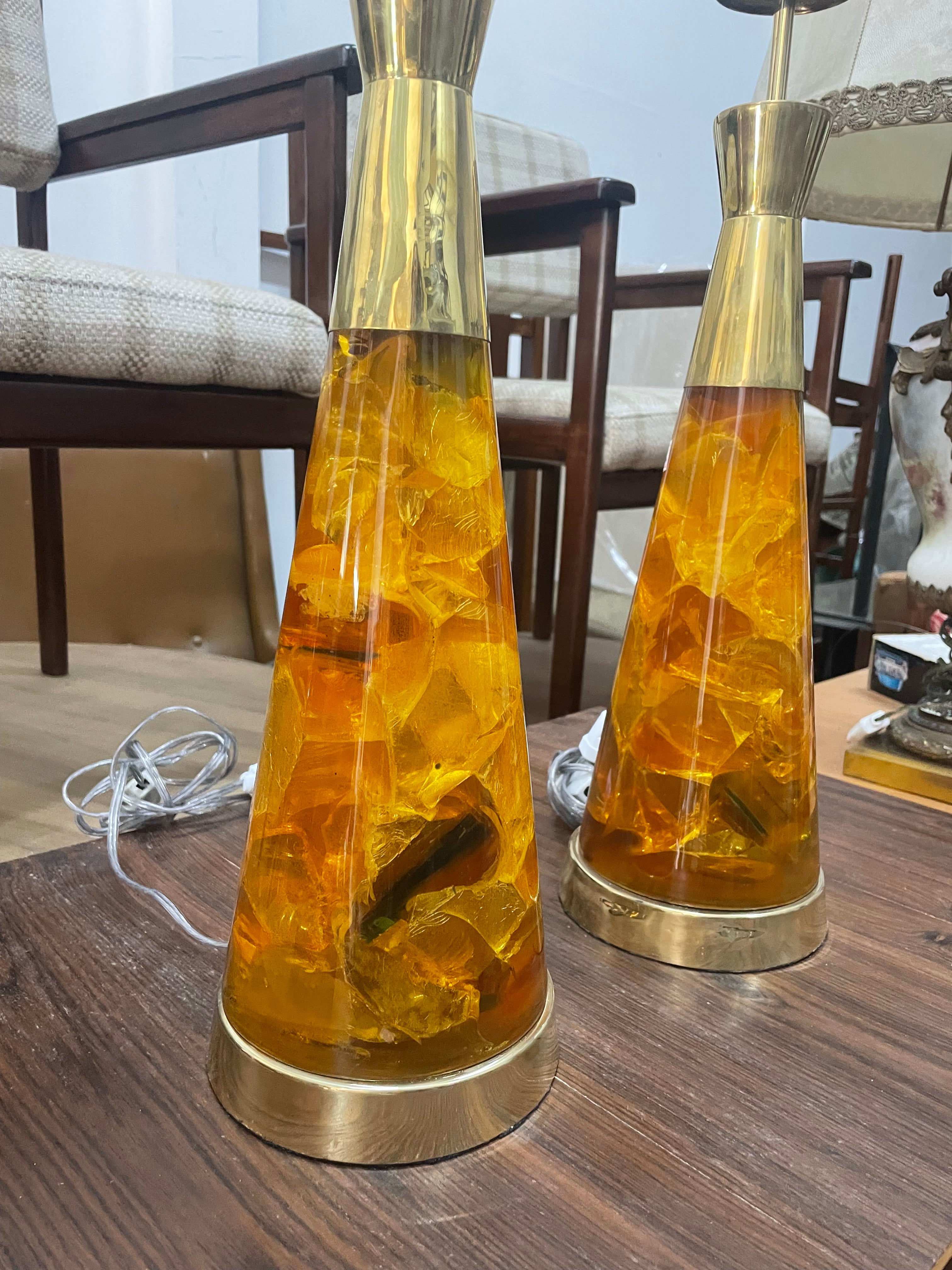 Par de Abajures Vintage em Acrílico Âmbar