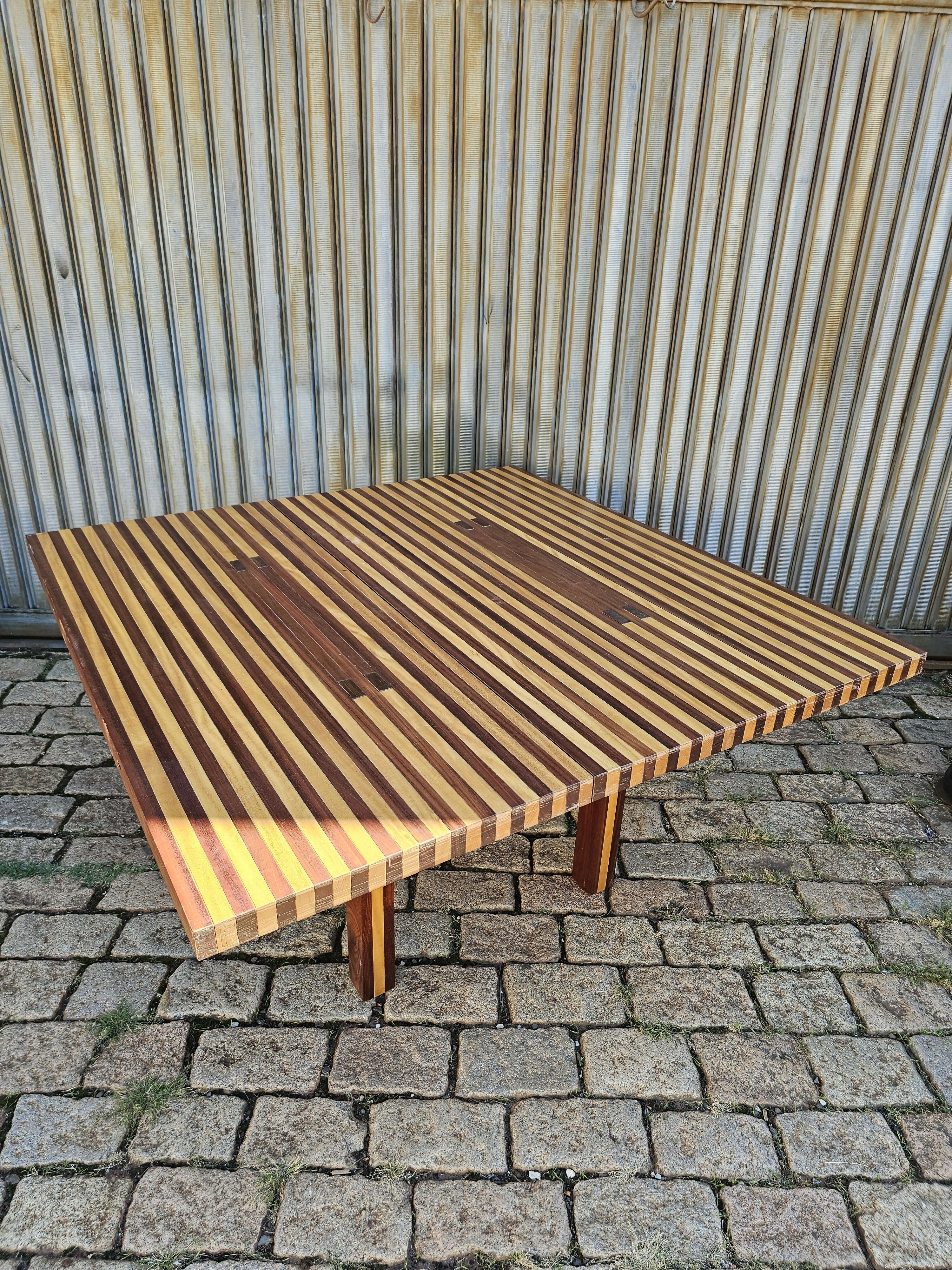 Escultural Mesa de Jantar de Mauricio Azeredo