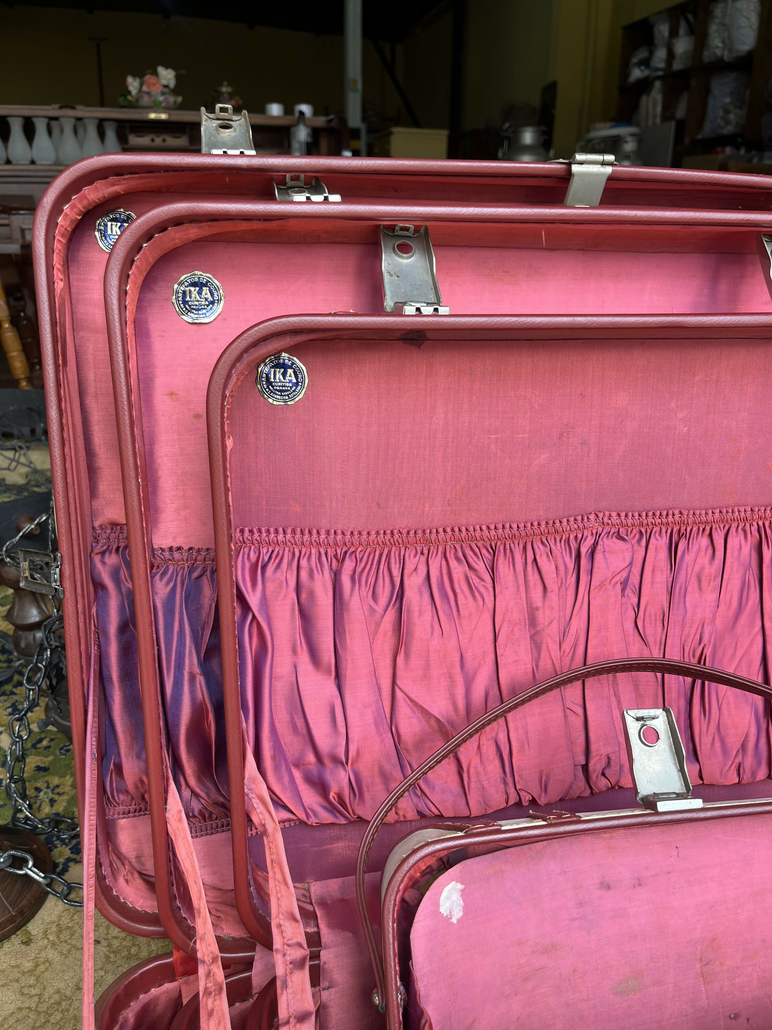 CONJUNTO DE 4 MALAS IKA ANTIGAS DE COURO