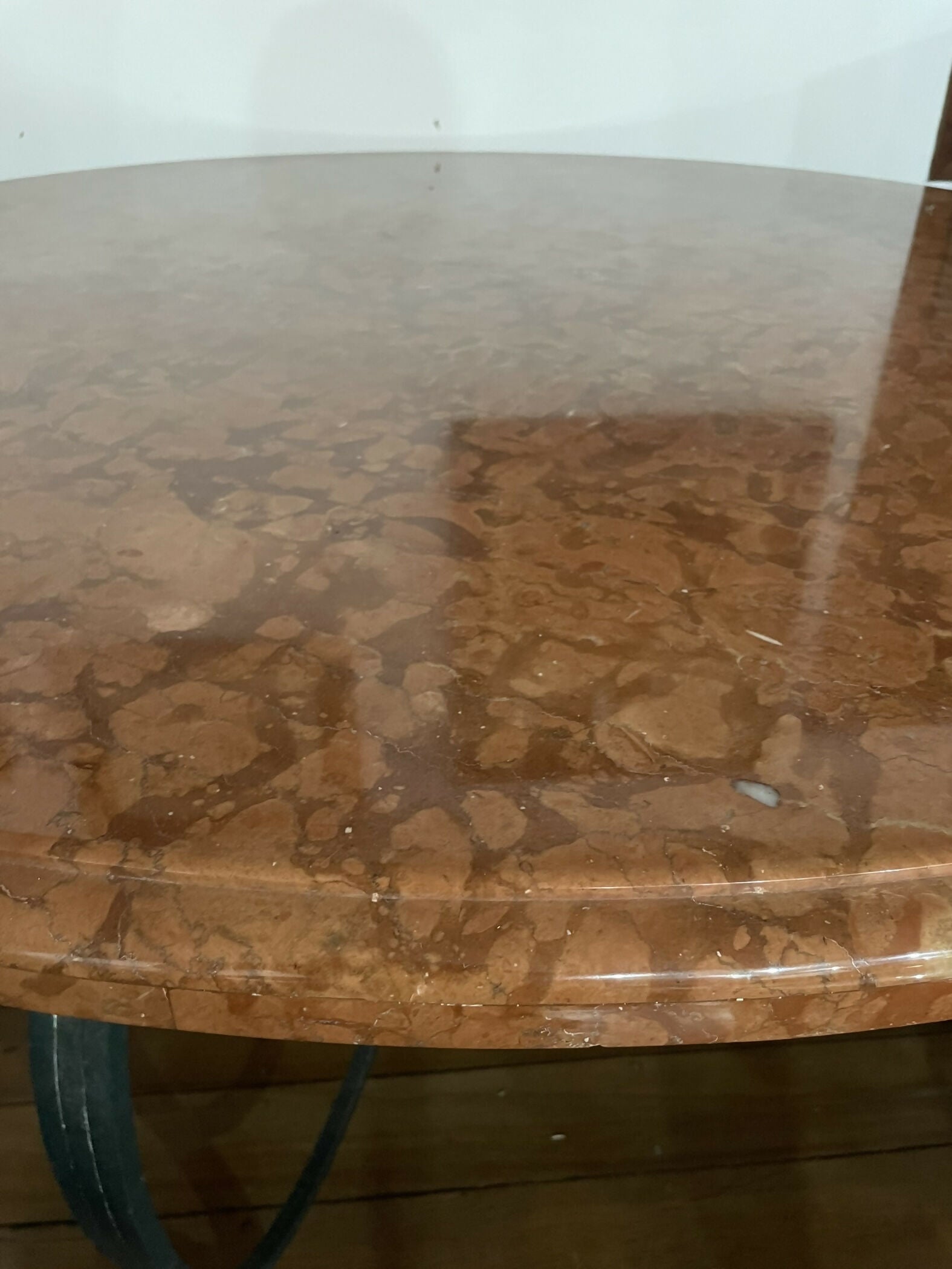 Mesa de Jantar Redonda em mármore Rosso Verona