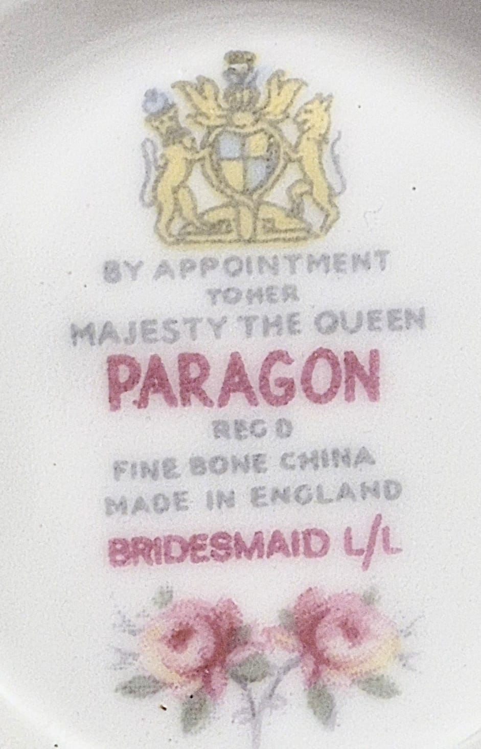 Trio de chá em porcelana inglesa vintage Paragon, modelo Bridesmaid. Incrivelmente lindo e romântico.