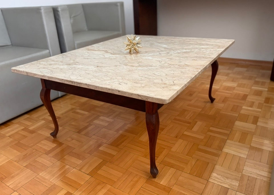 Mesa de Centro Antiga Clássica – Madeira Nobre e Tampo de Mármore (Estilo Luís XV / Vintage).