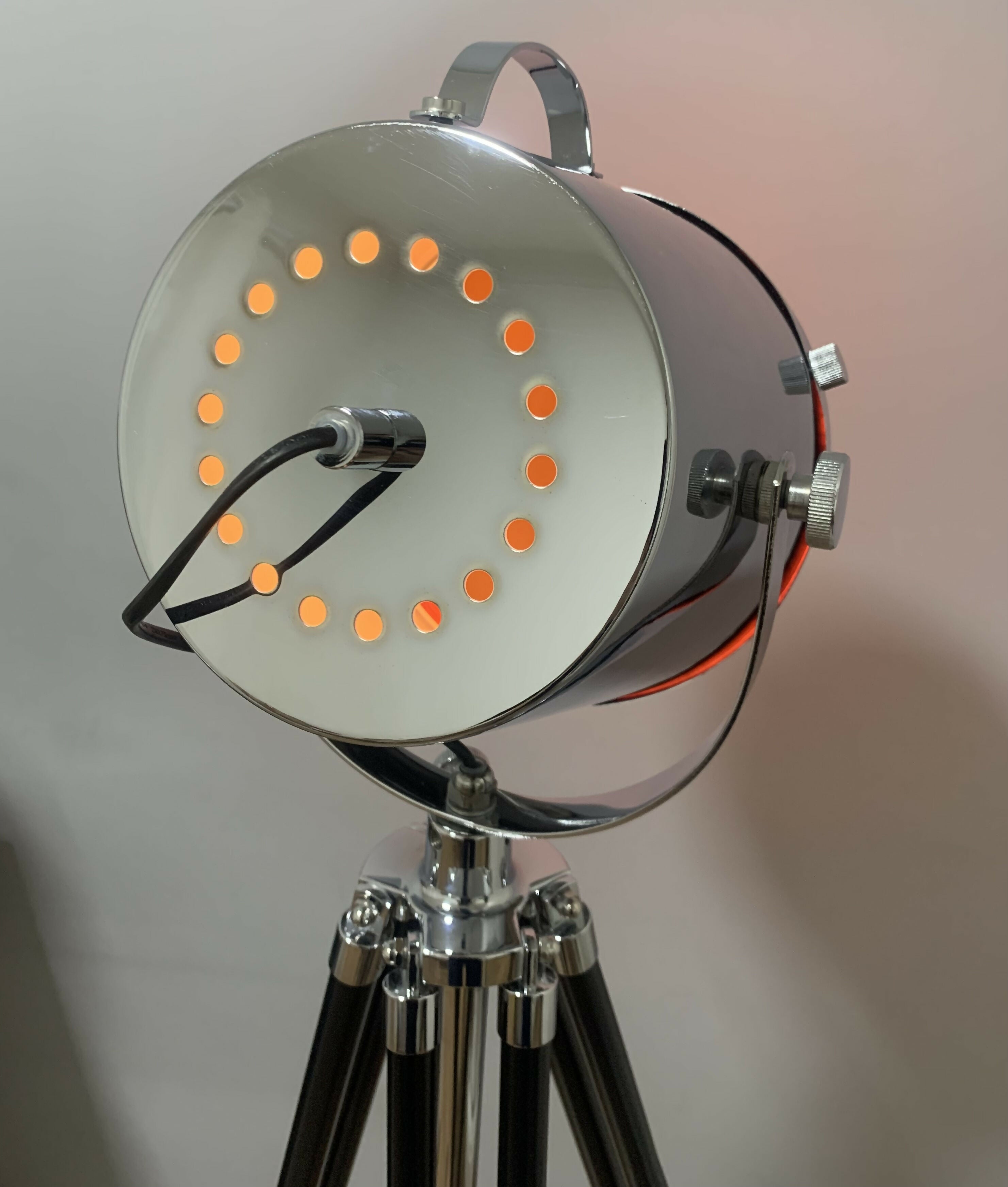 Luminária de piso estilo refletor