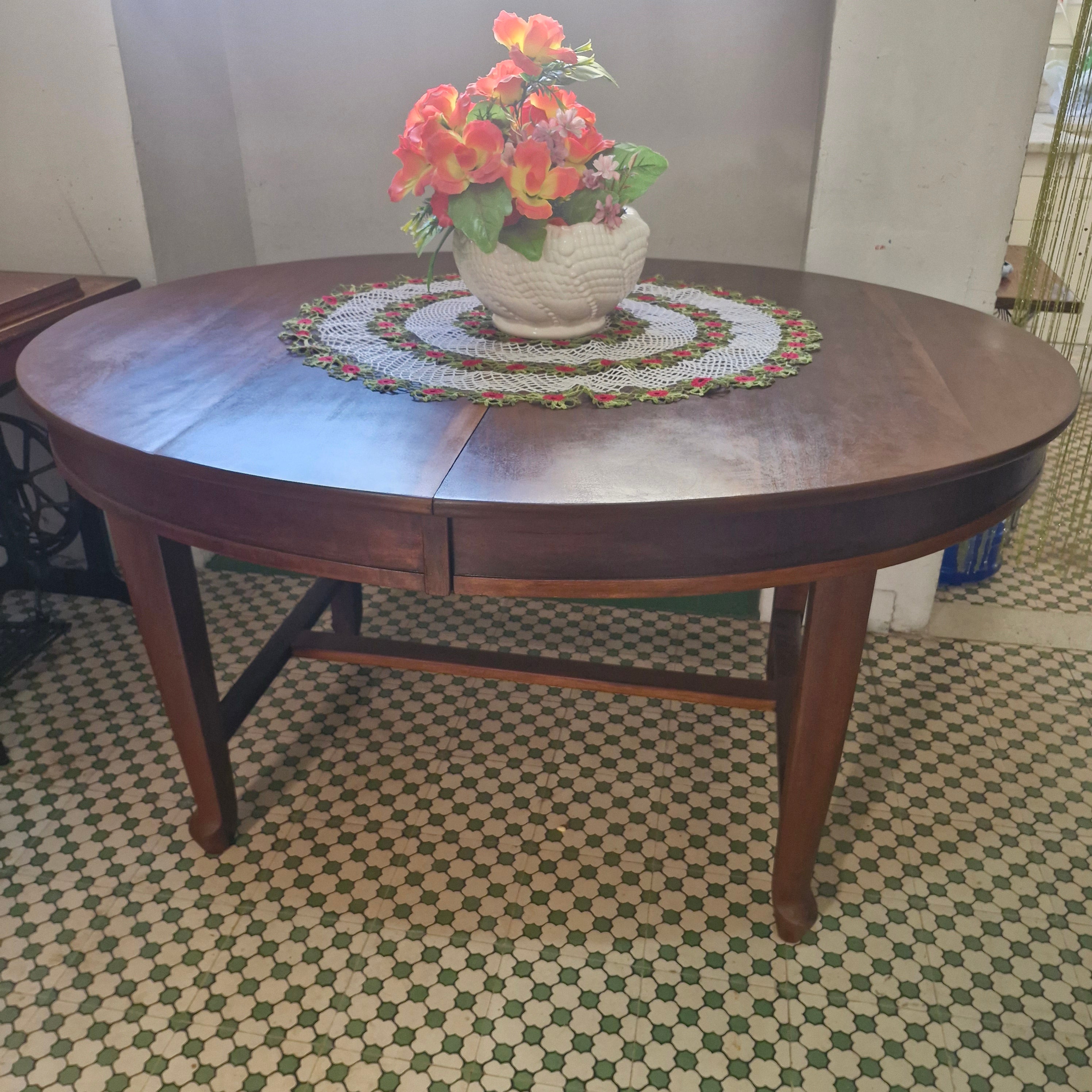 Mesa de Jantar Oval Elástica Art Deco